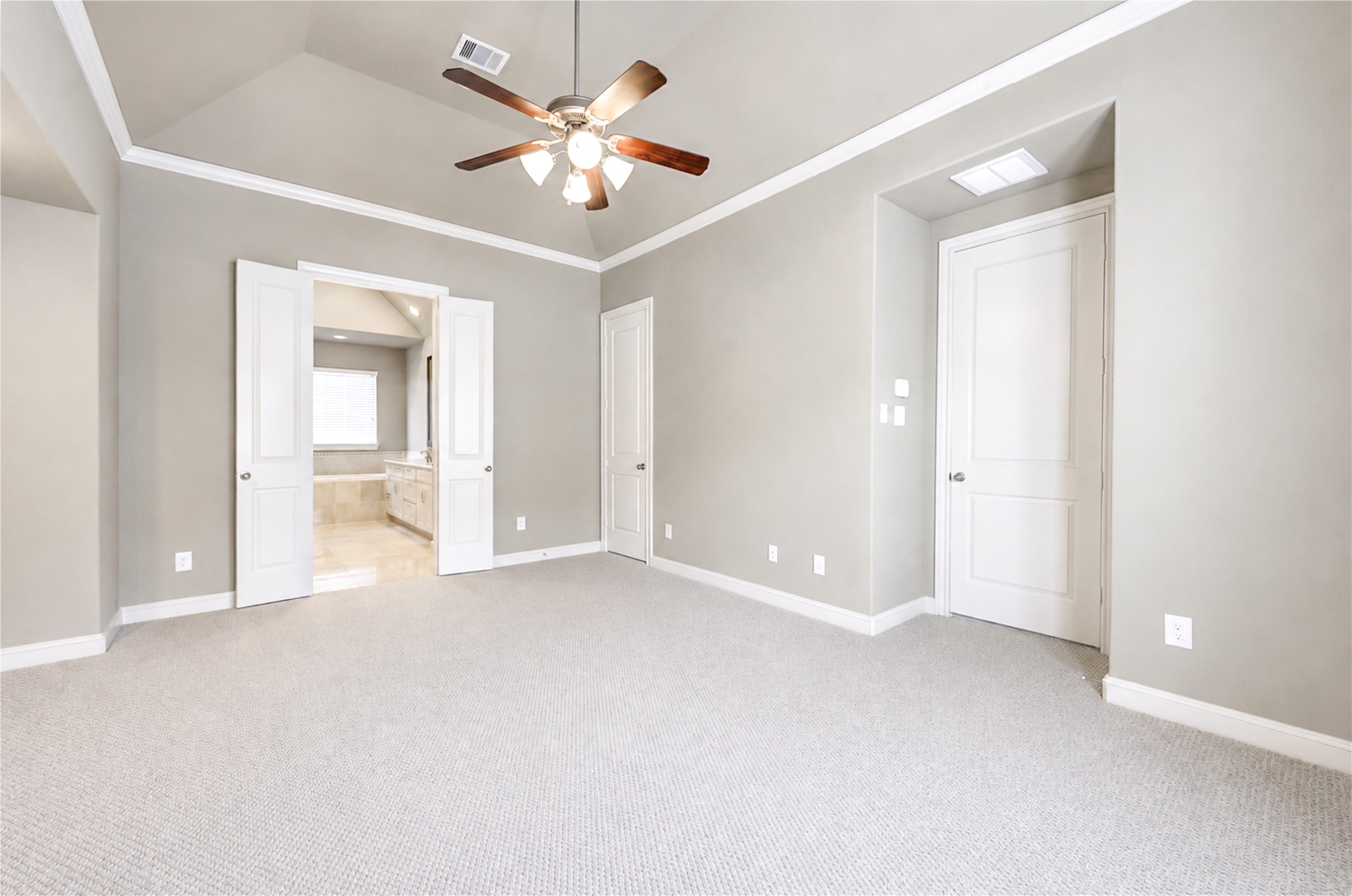 5826 Darling Street Property Photo 15