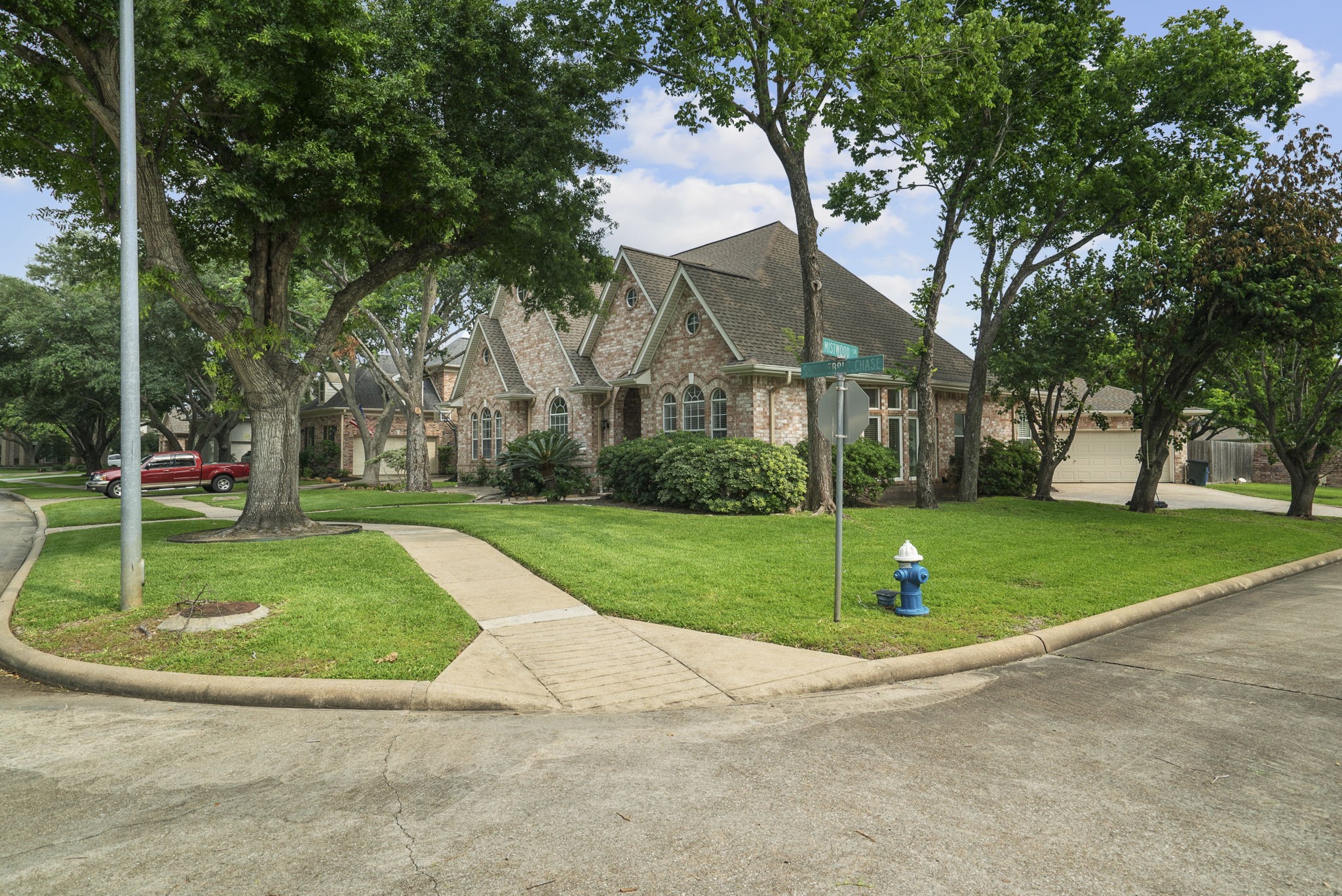 13702 Sandpebble Chase Property Photo 2