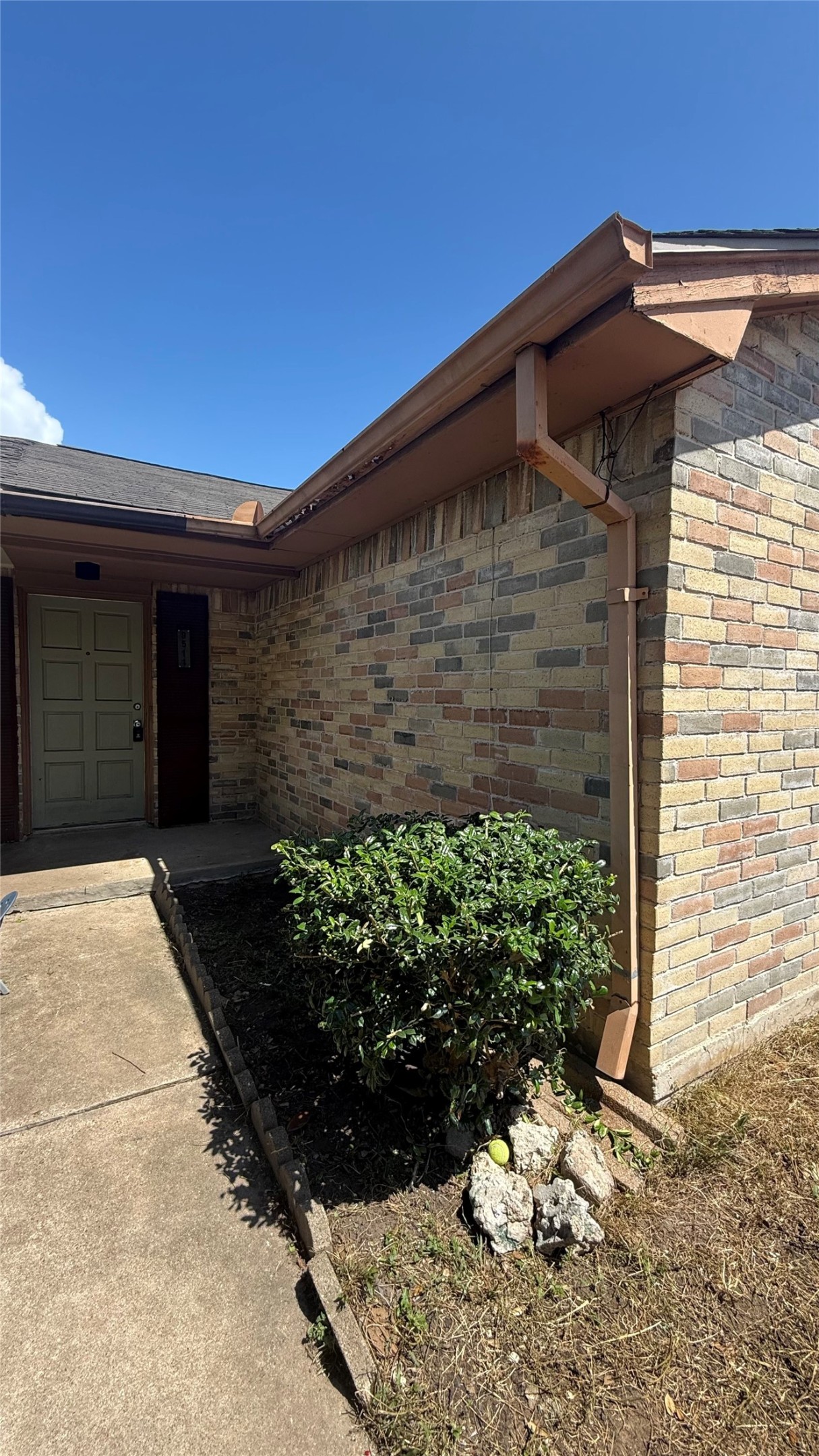 9511 Bollingbrook Drive Property Photo 2