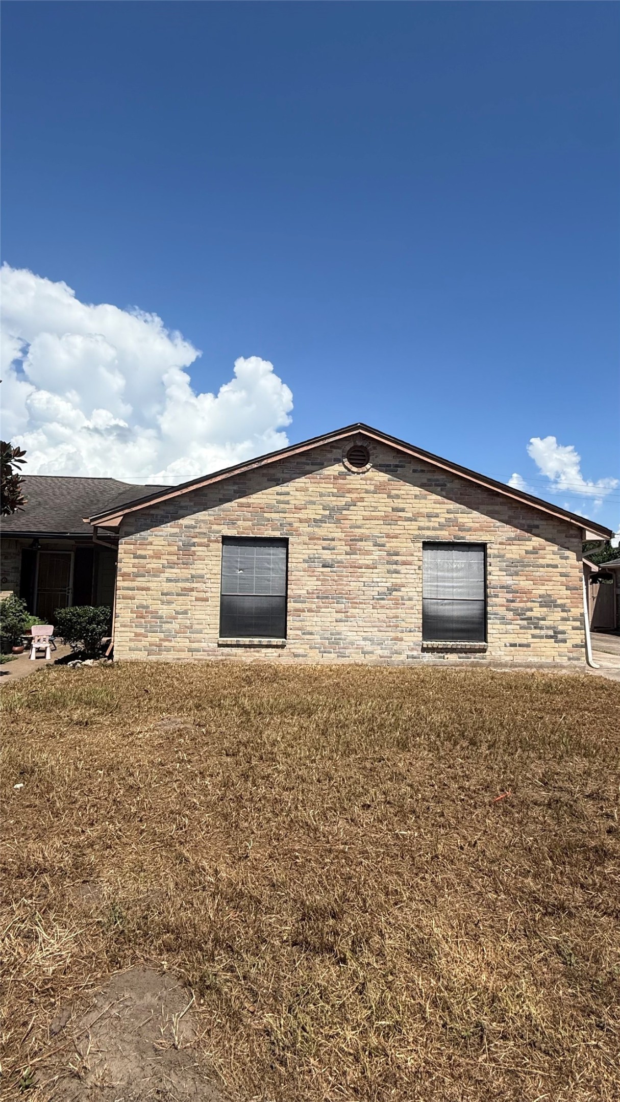 9511 Bollingbrook Drive Property Photo 3