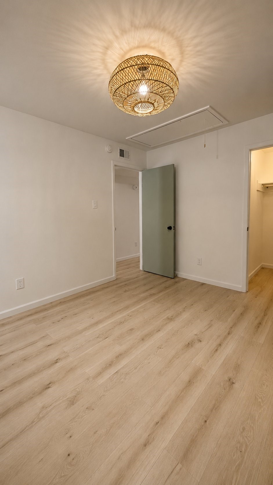 9511 Bollingbrook Drive Property Photo 12