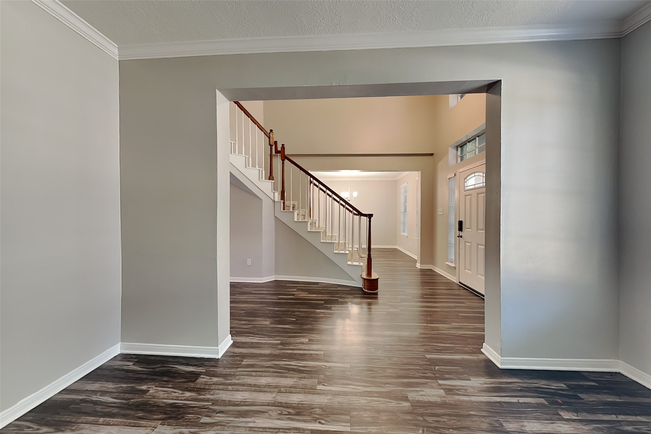 15907 Lausanne Drive Property Photo 2