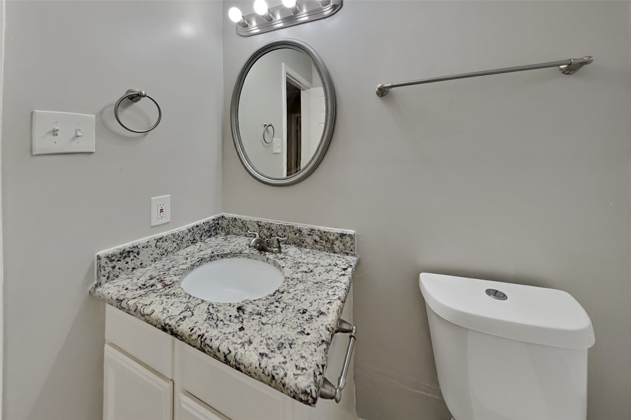 15907 Lausanne Drive Property Photo 21