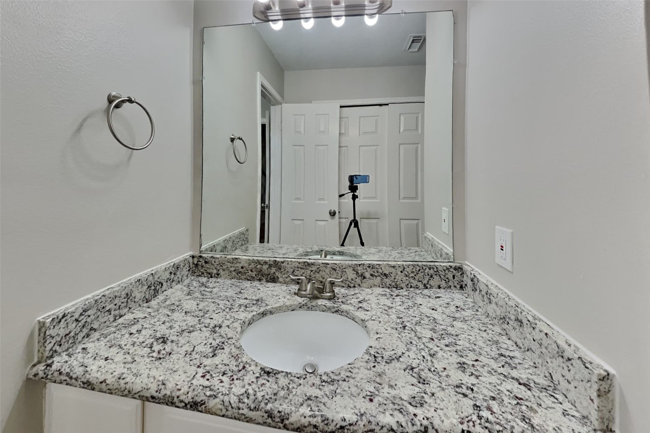 15907 Lausanne Drive Property Photo 22