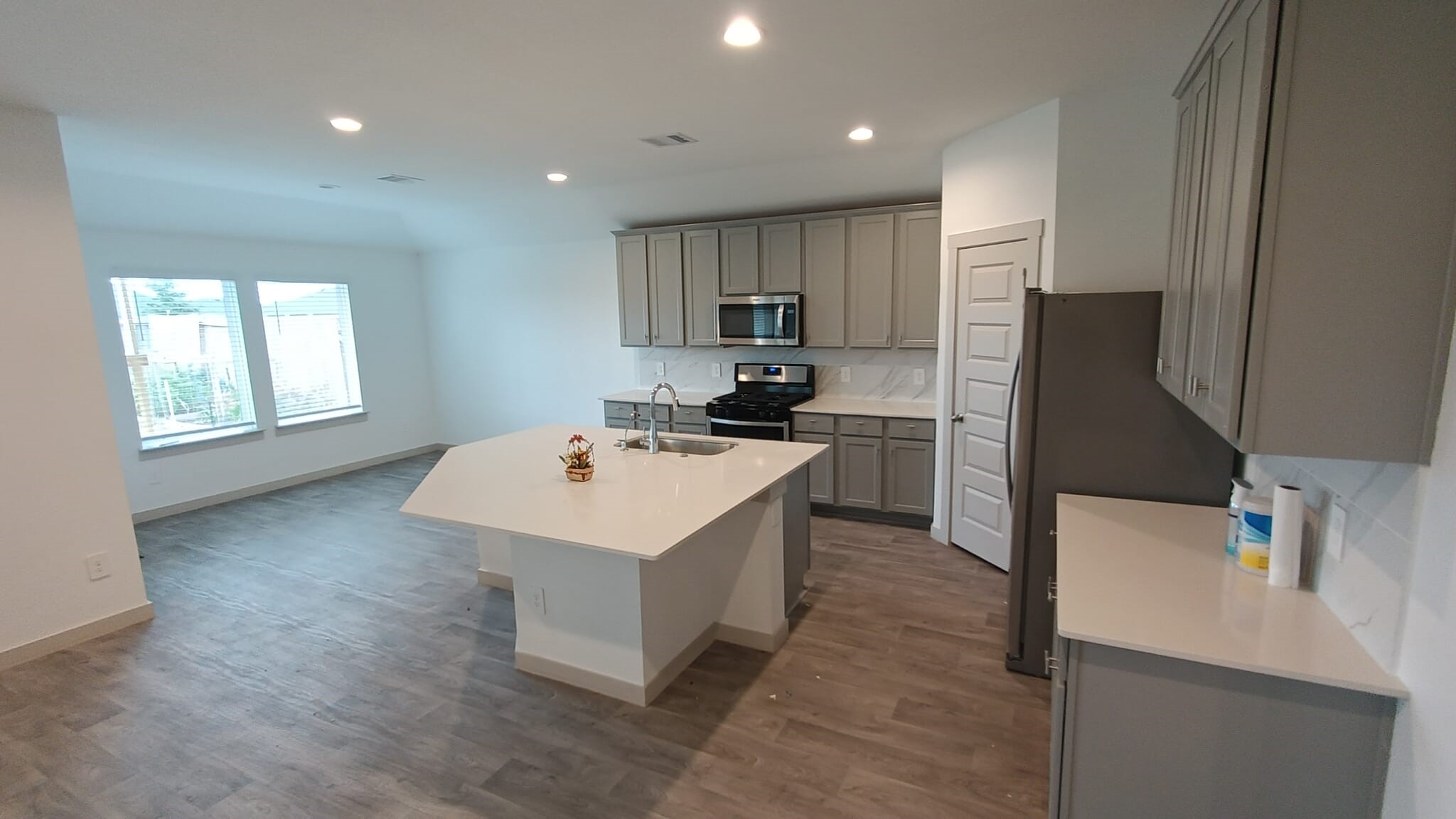 7214 Marina Heights Way Property Photo 4