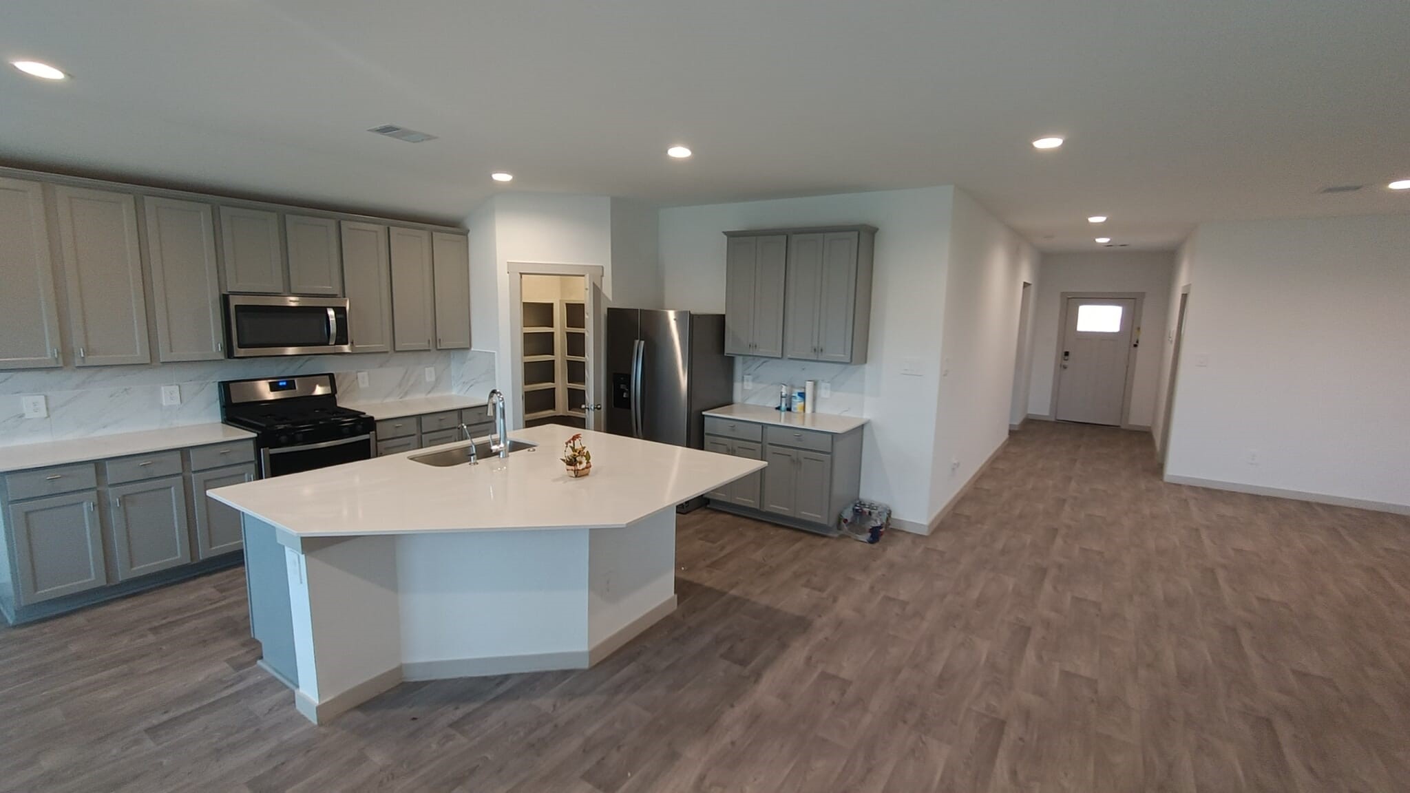 7214 Marina Heights Way Property Photo 5