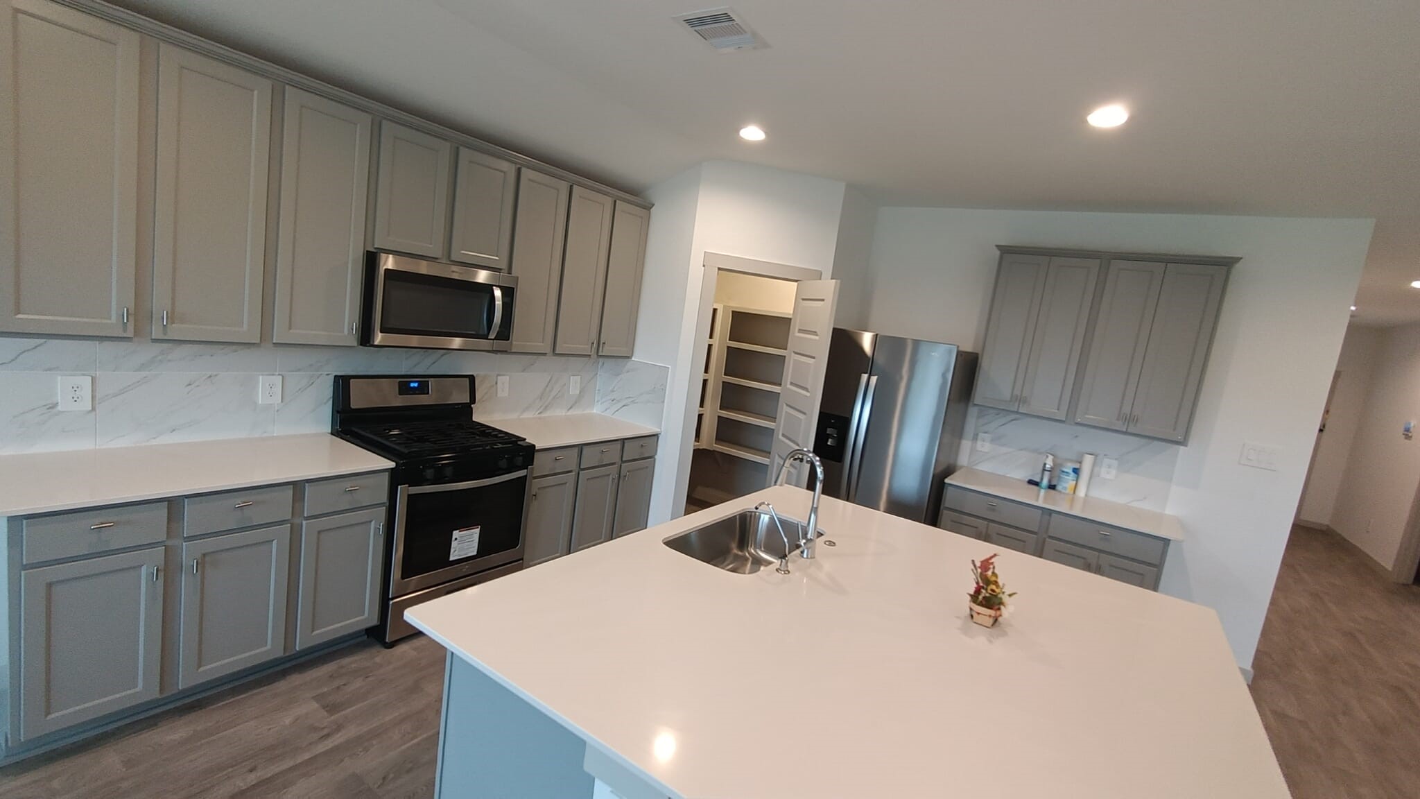 7214 Marina Heights Way Property Photo 6