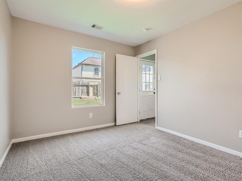 11010 Walkup Way Property Photo 10