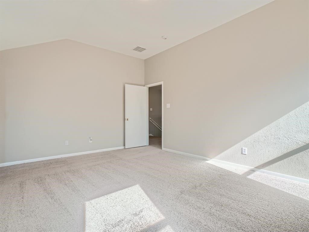 11010 Walkup Way Property Photo 14