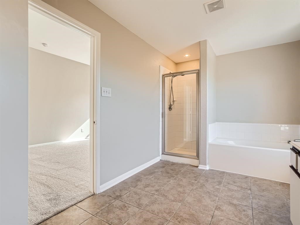 11010 Walkup Way Property Photo 16