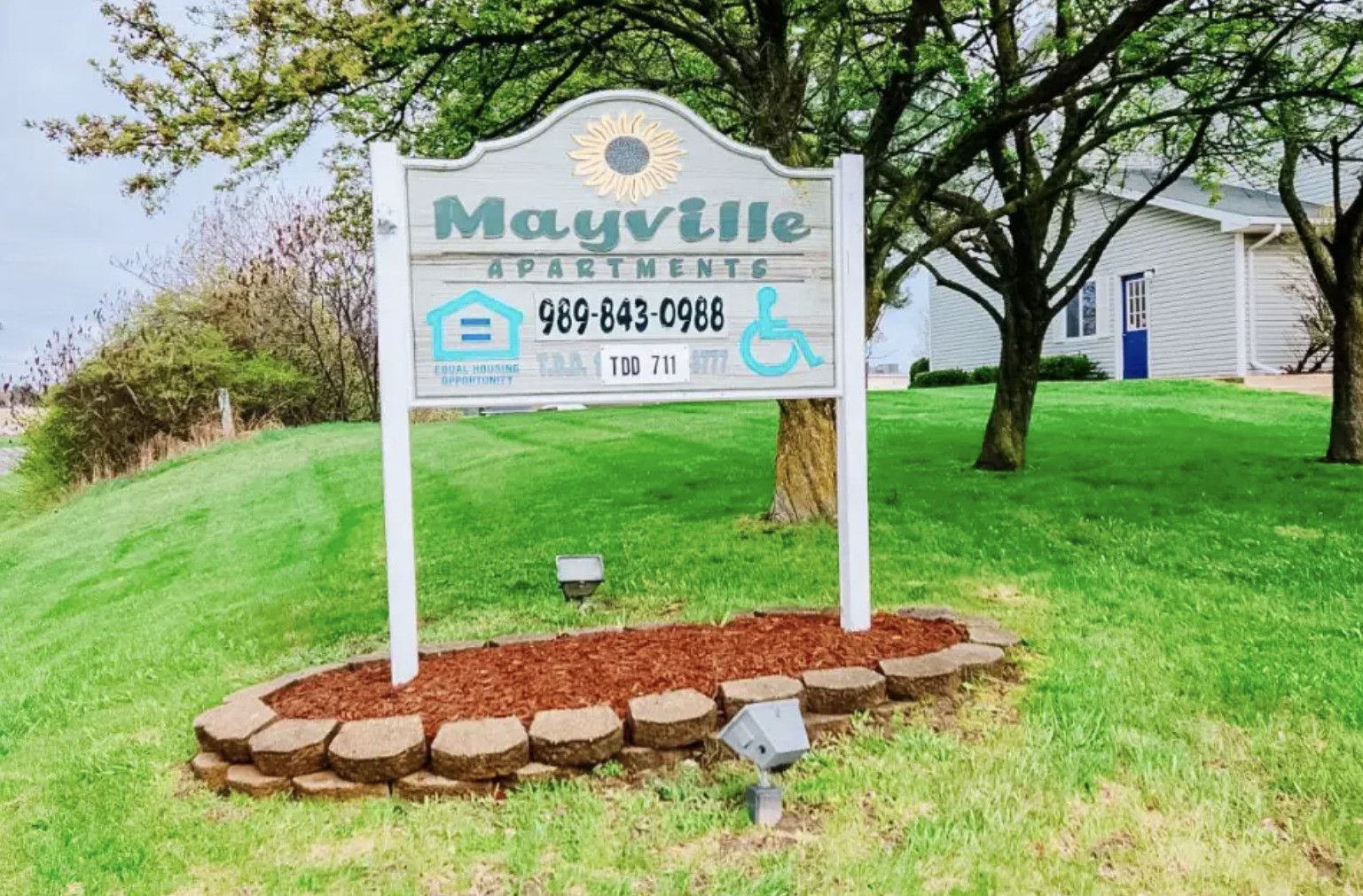 405 E Mayville Road Property Photo 3