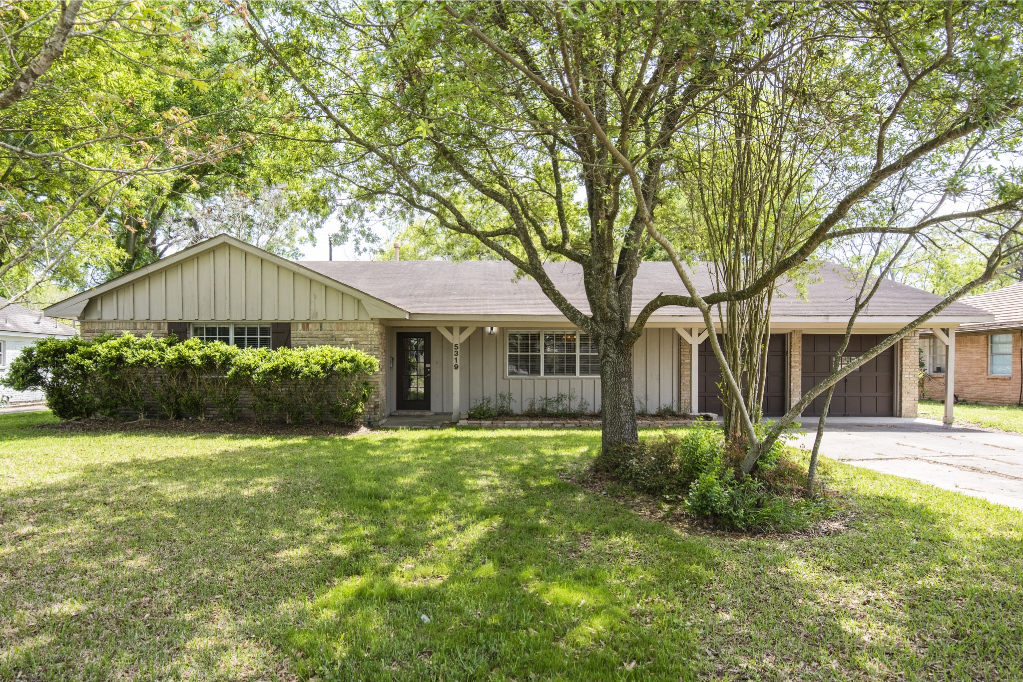 5319 Willowbend Boulevard Property Photo 1