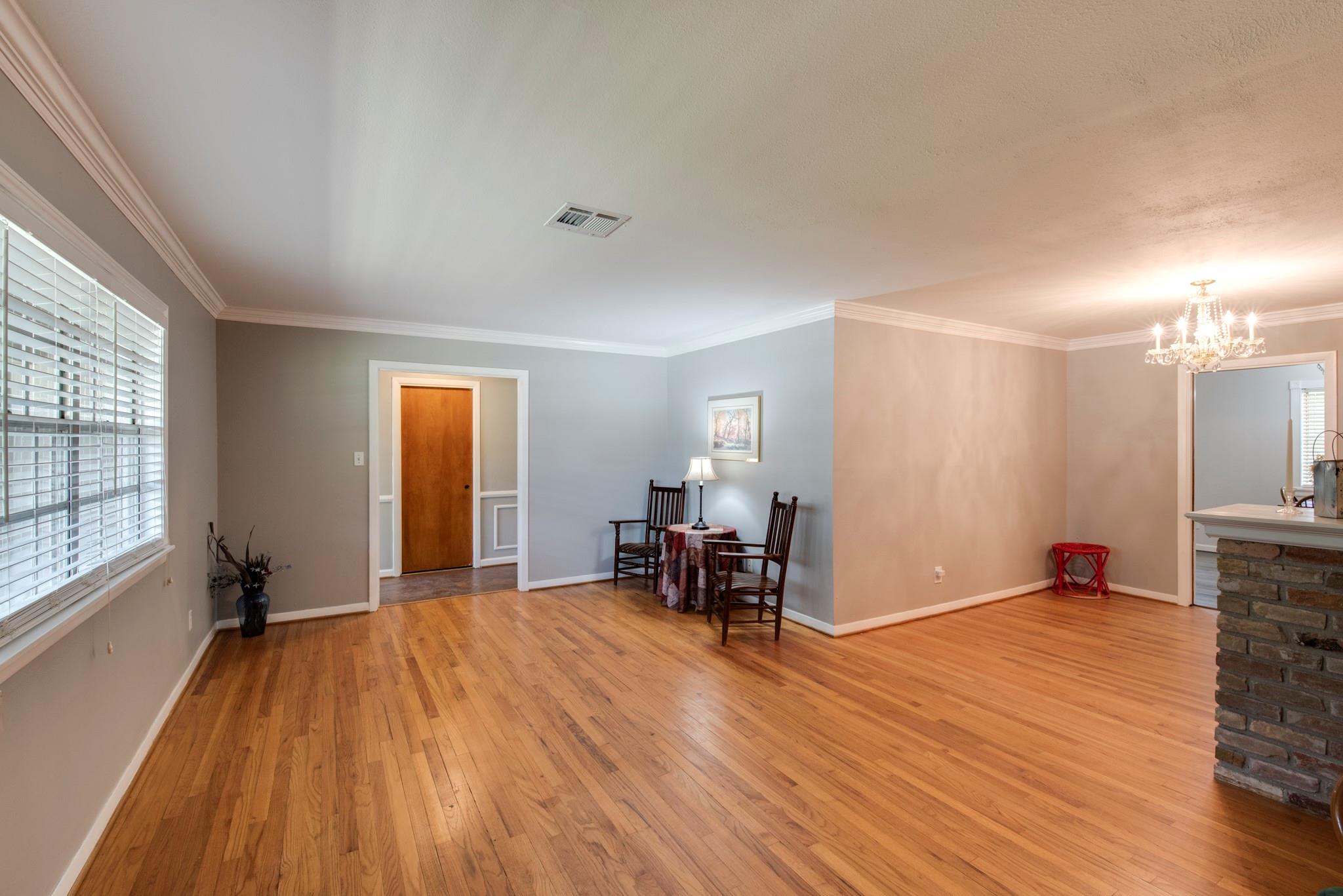 5319 Willowbend Boulevard Property Photo 5