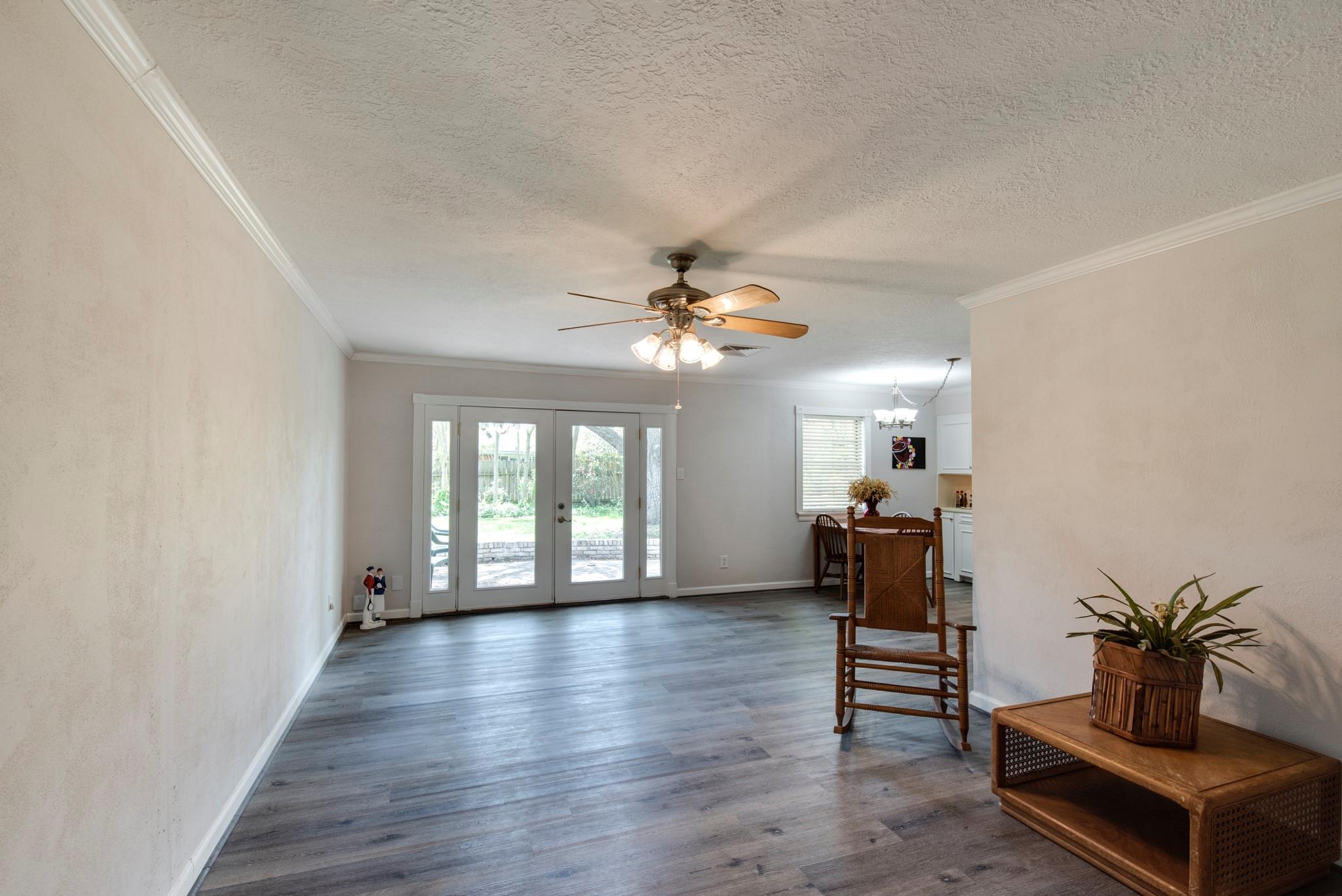 5319 Willowbend Boulevard Property Photo 7