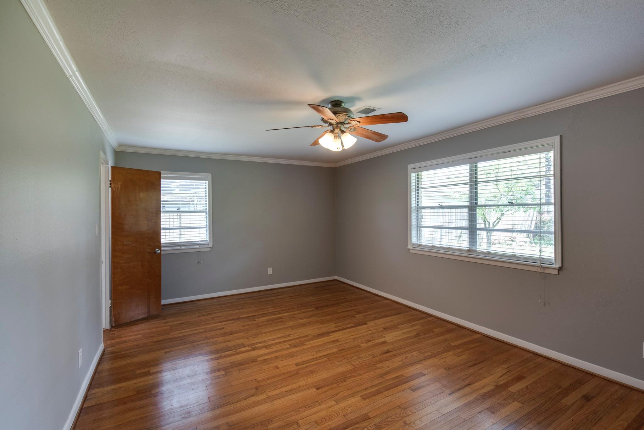 5319 Willowbend Boulevard Property Photo 8