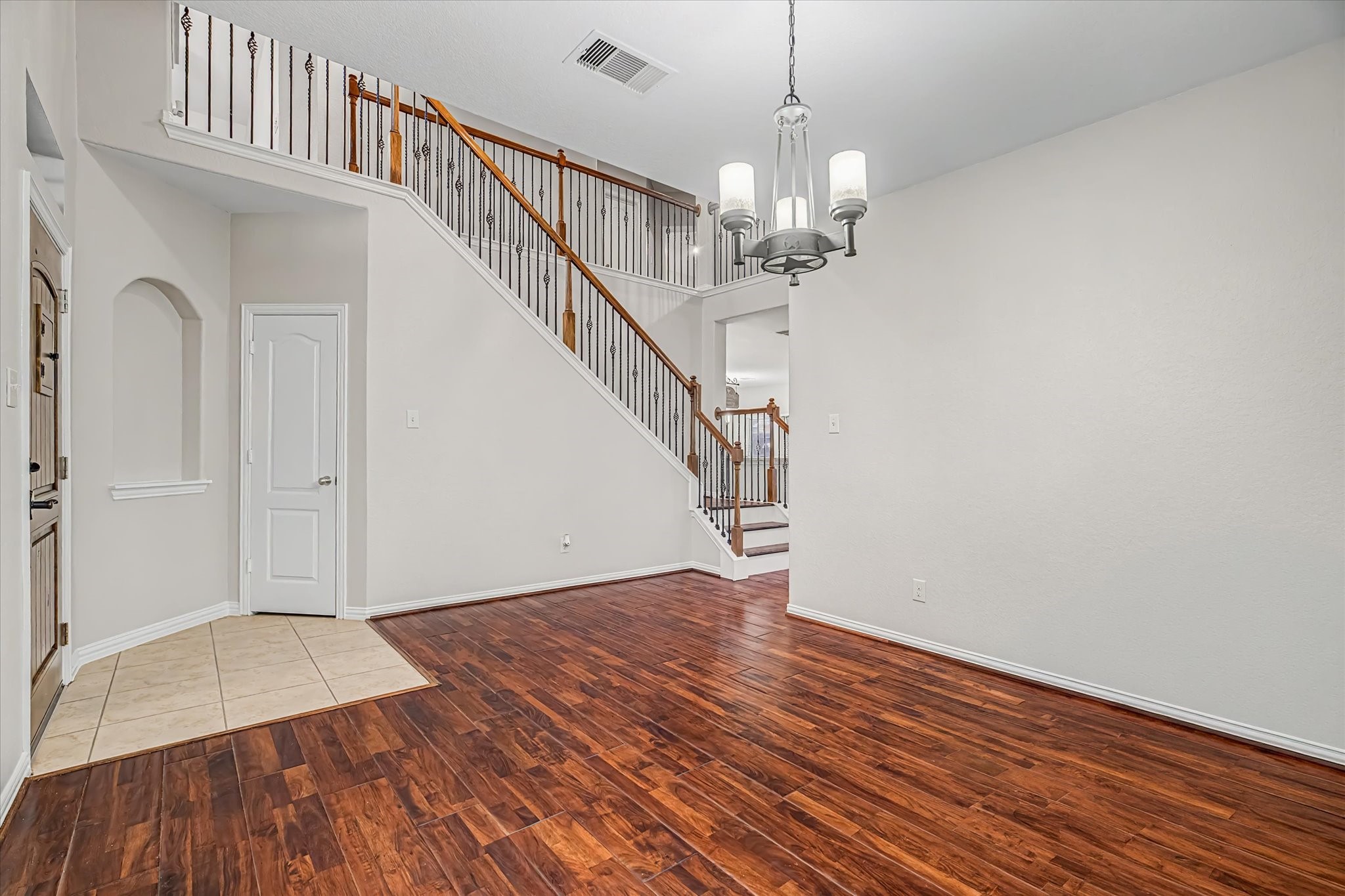 4702 Seabird Street Property Photo 6