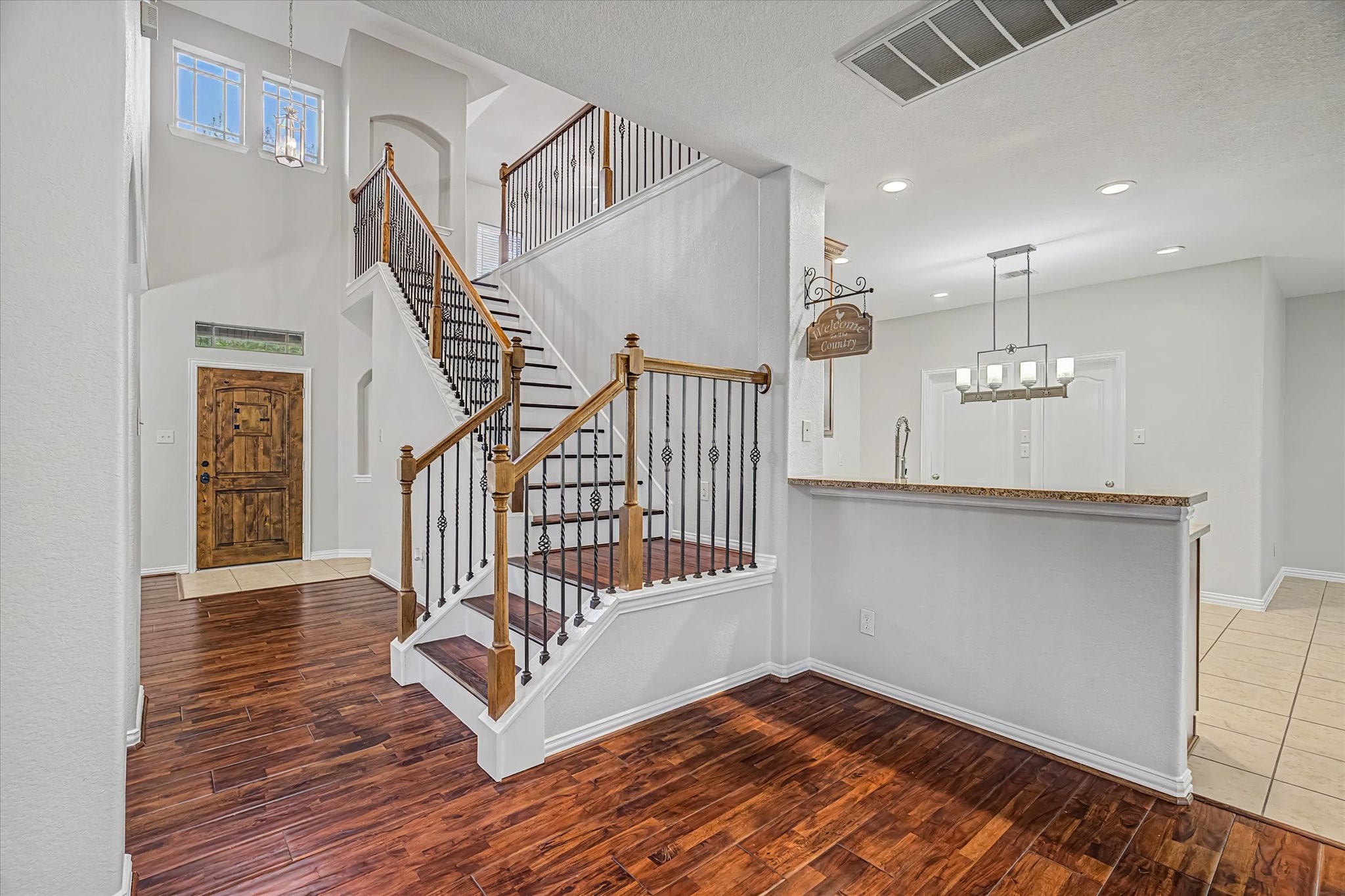 4702 Seabird Street Property Photo 7