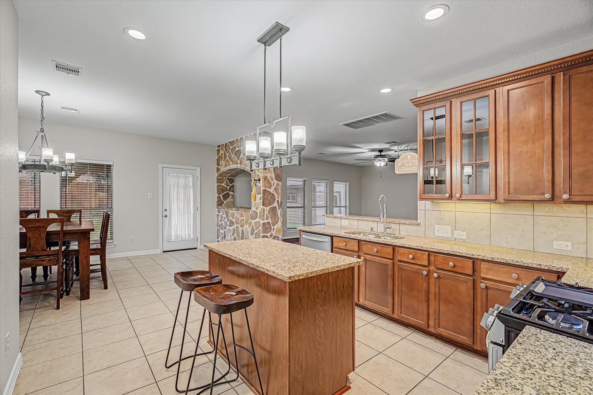 4702 Seabird Street Property Photo 14
