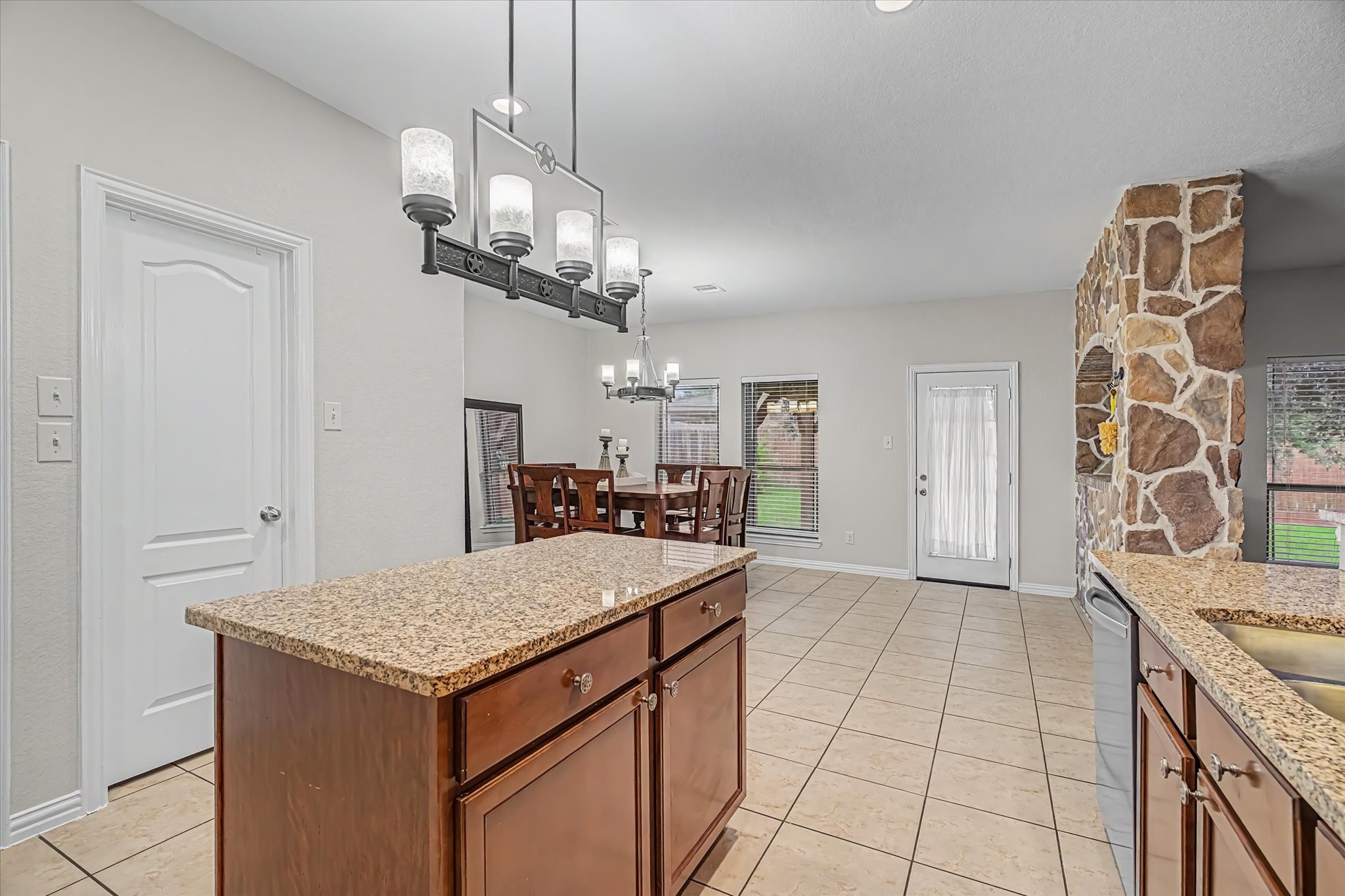 4702 Seabird Street Property Photo 19