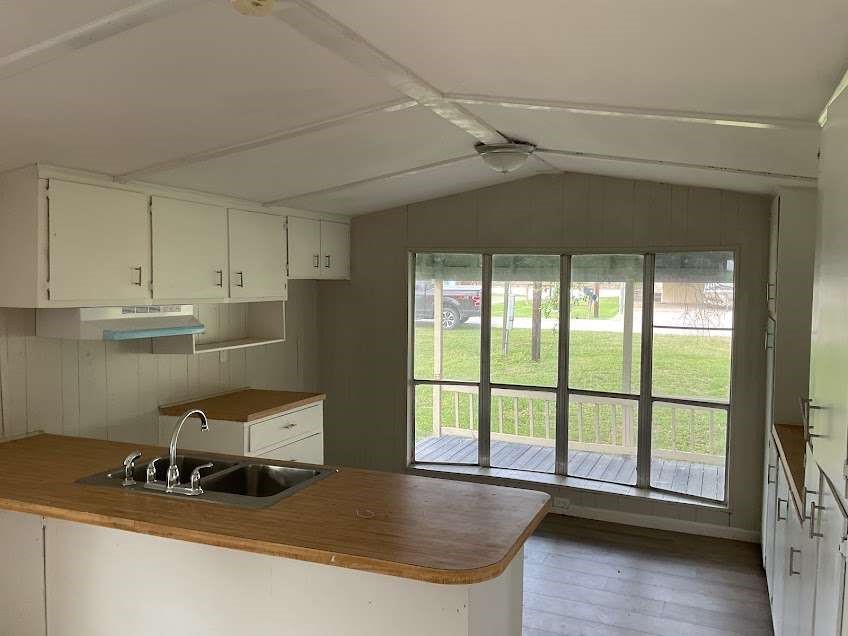 5589 County Road 469 Property Photo 7