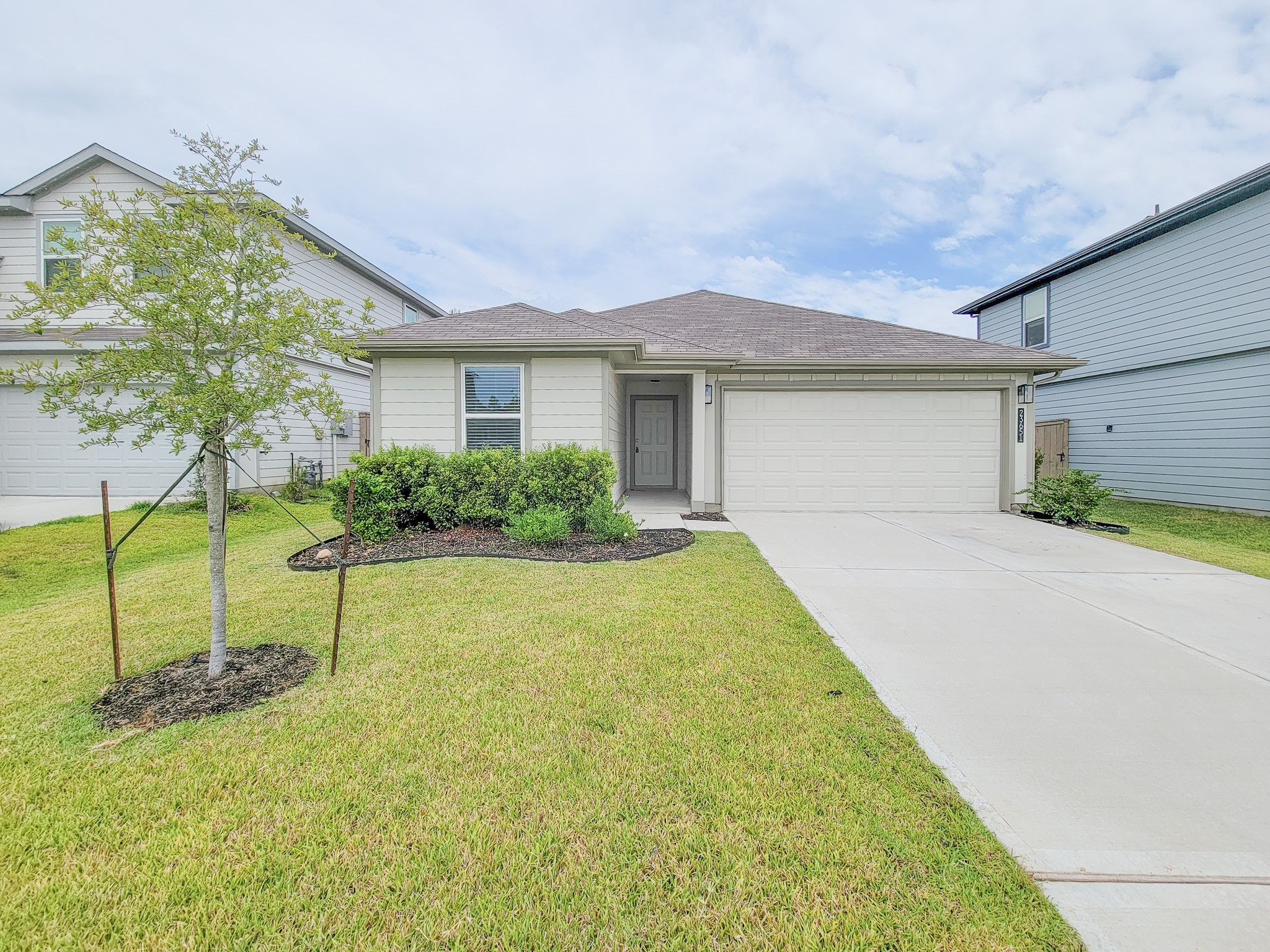 23651 Silver Concord Drive Property Photo 1
