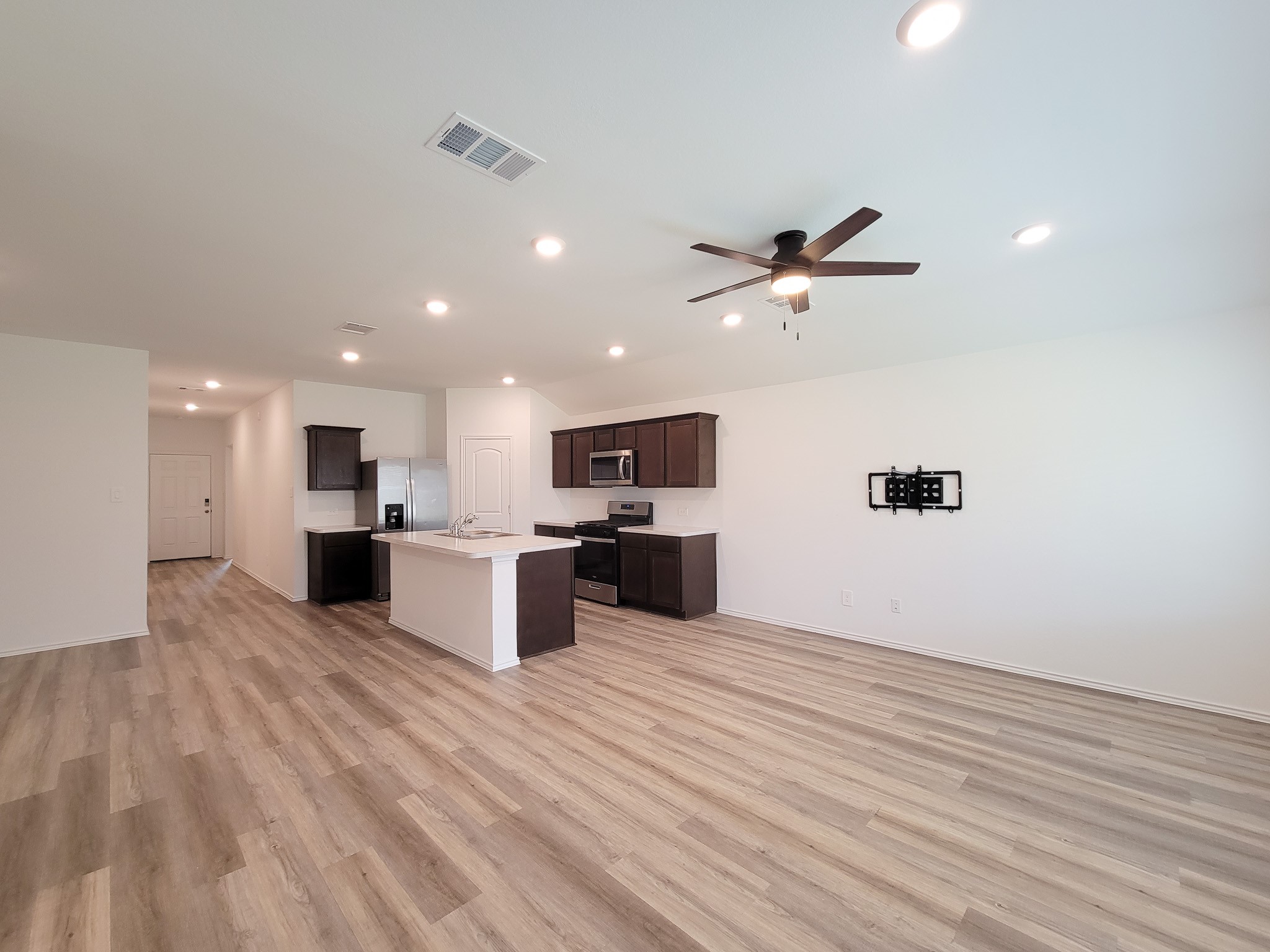 23651 Silver Concord Drive Property Photo 6