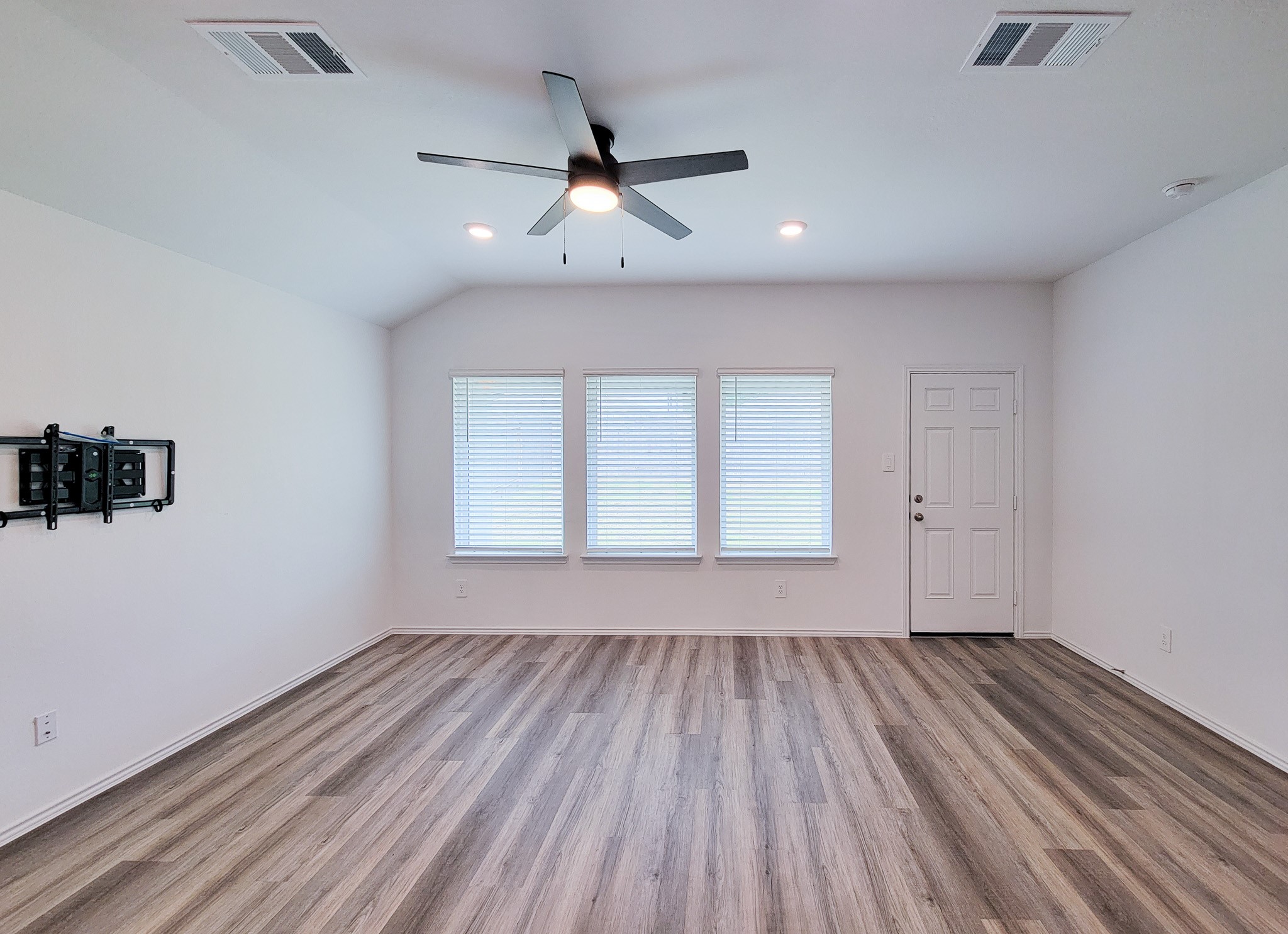 23651 Silver Concord Drive Property Photo 12