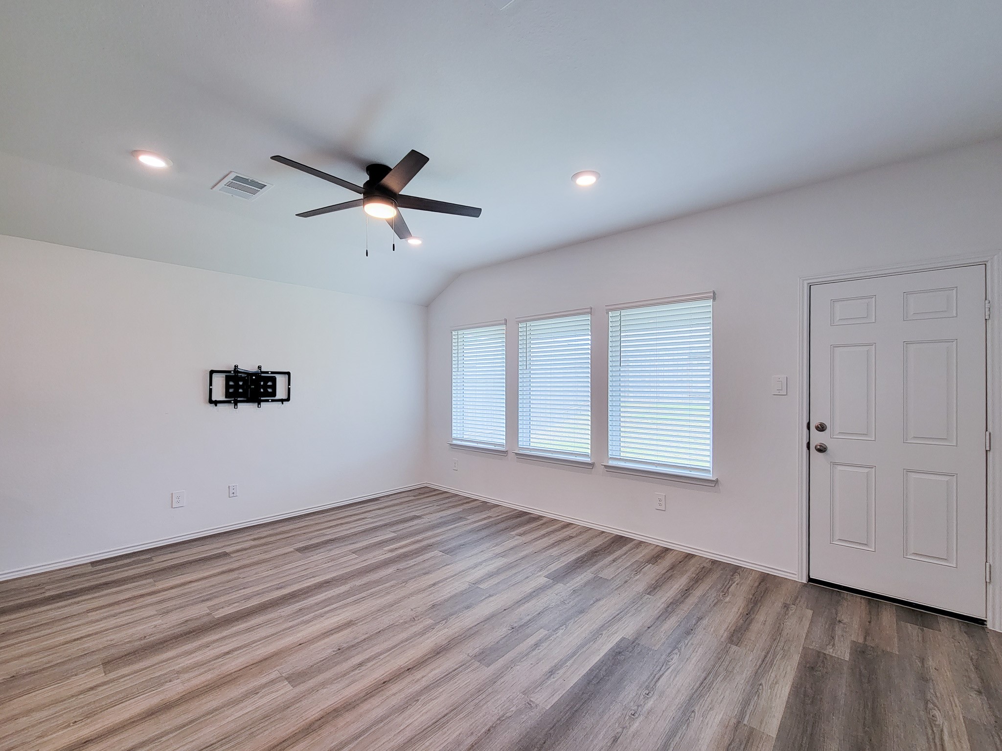 23651 Silver Concord Drive Property Photo 18