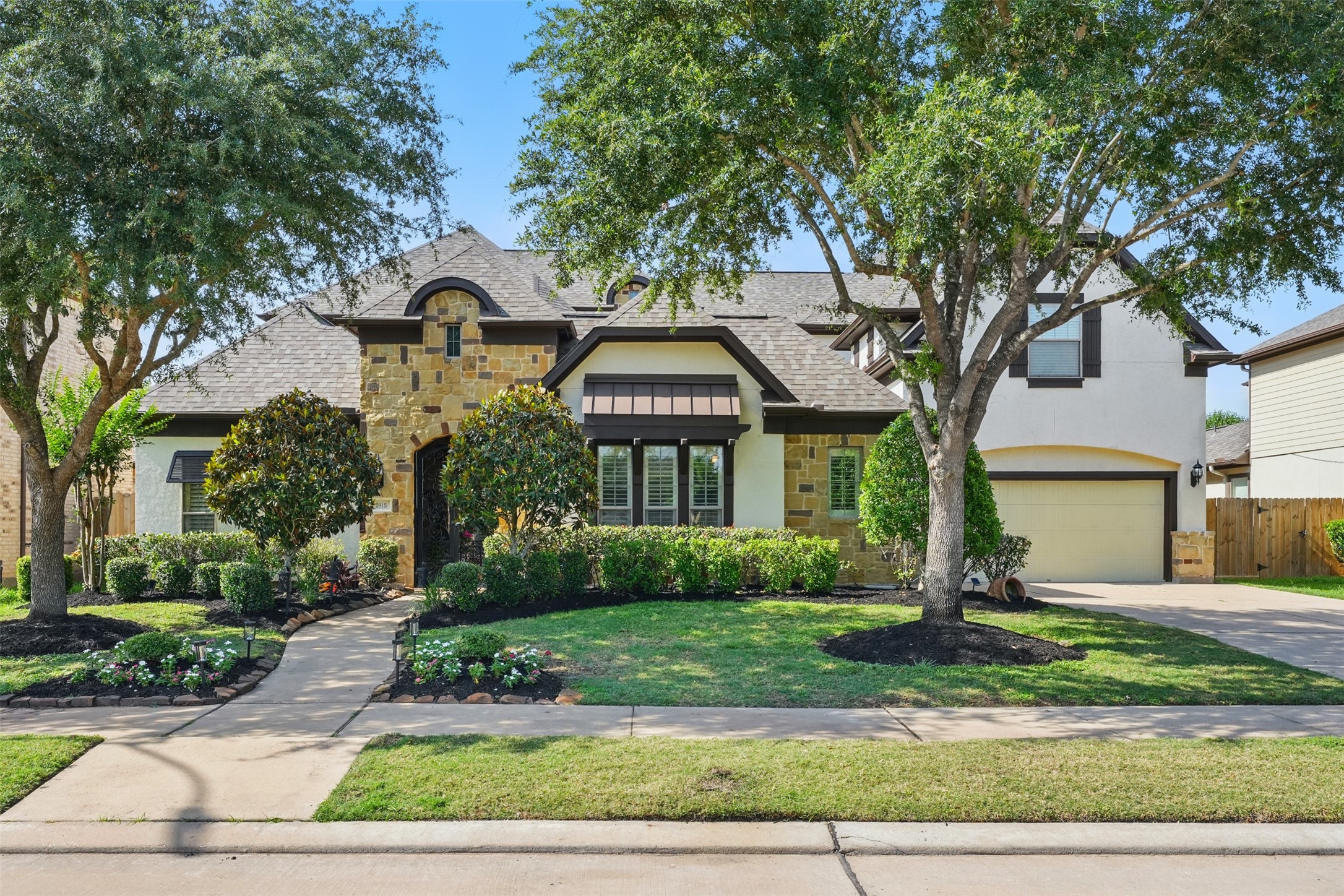 2915 Sentry Oak Way Property Photo 1