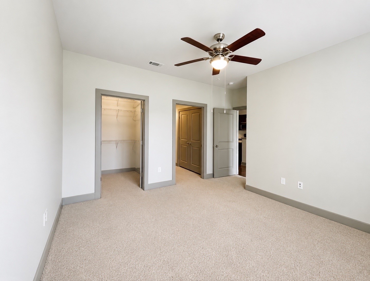 1340 W Gray Street 460 Property Photo 4