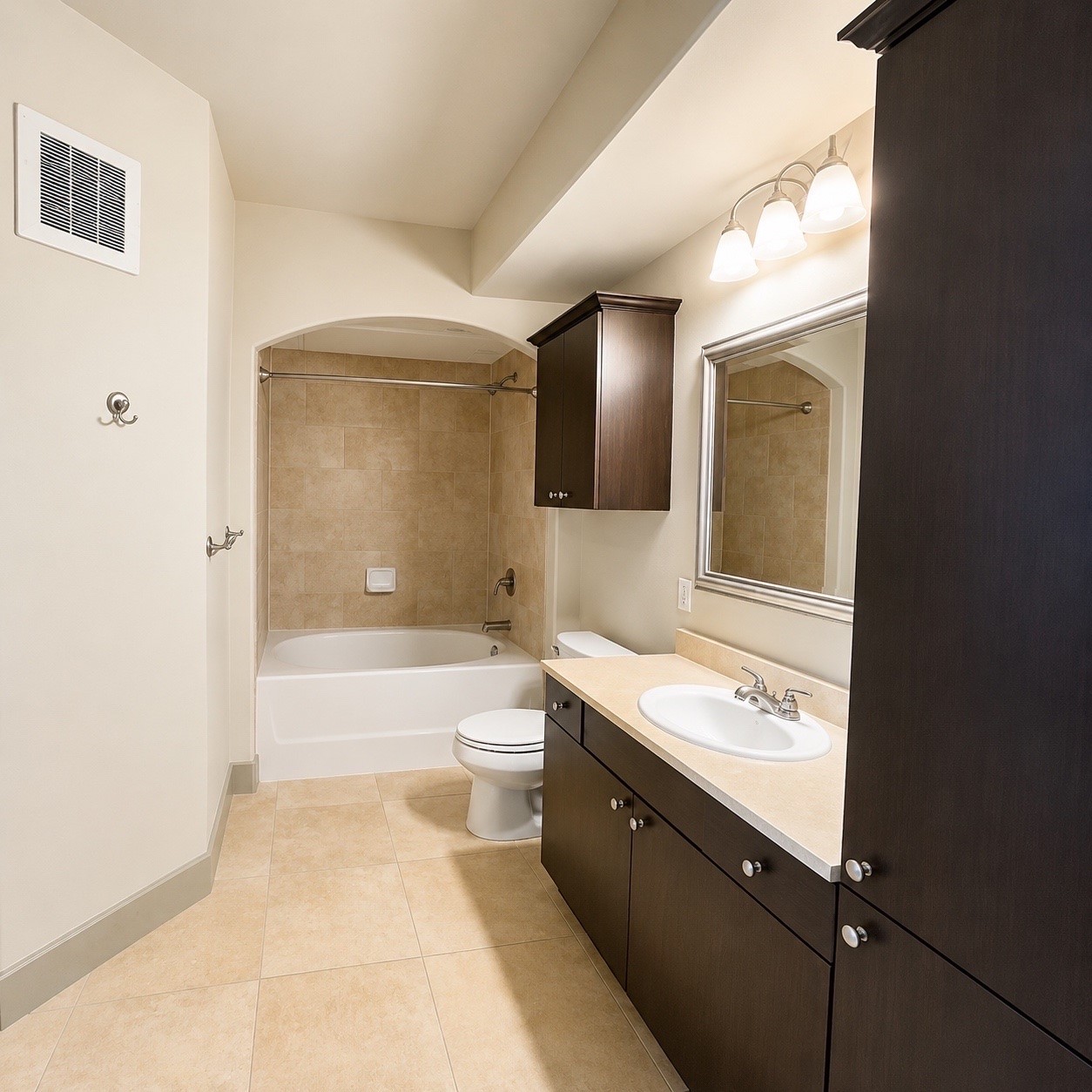 1340 W Gray Street 460 Property Photo 7