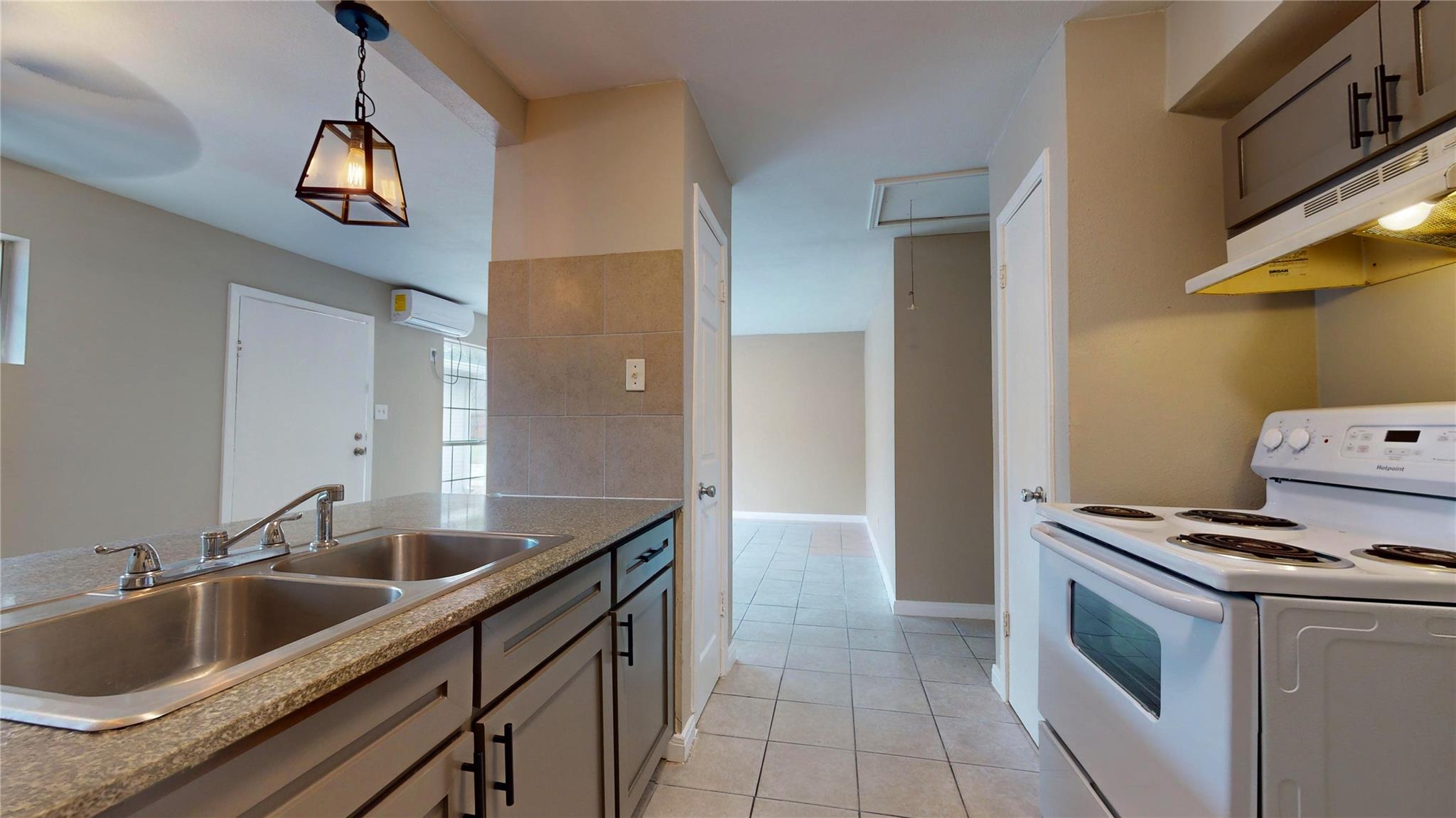 5017 Mallow Street Property Photo 10