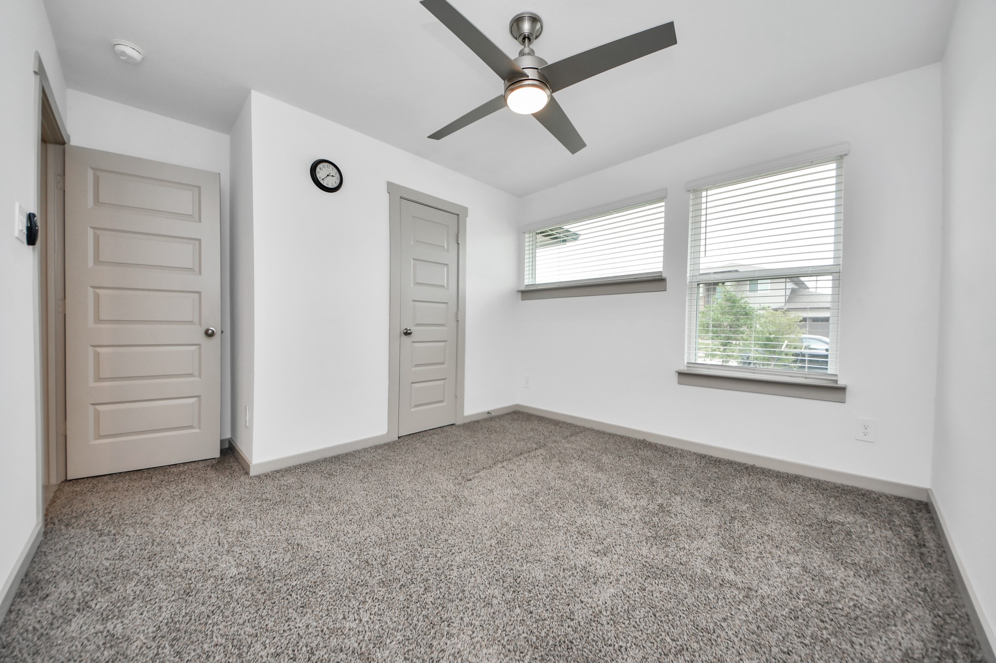 1118 Hyde Lake Lane Property Photo 4