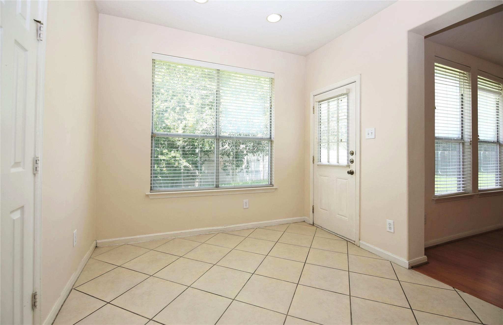 4602 Rainbow Valley Court Property Photo 12