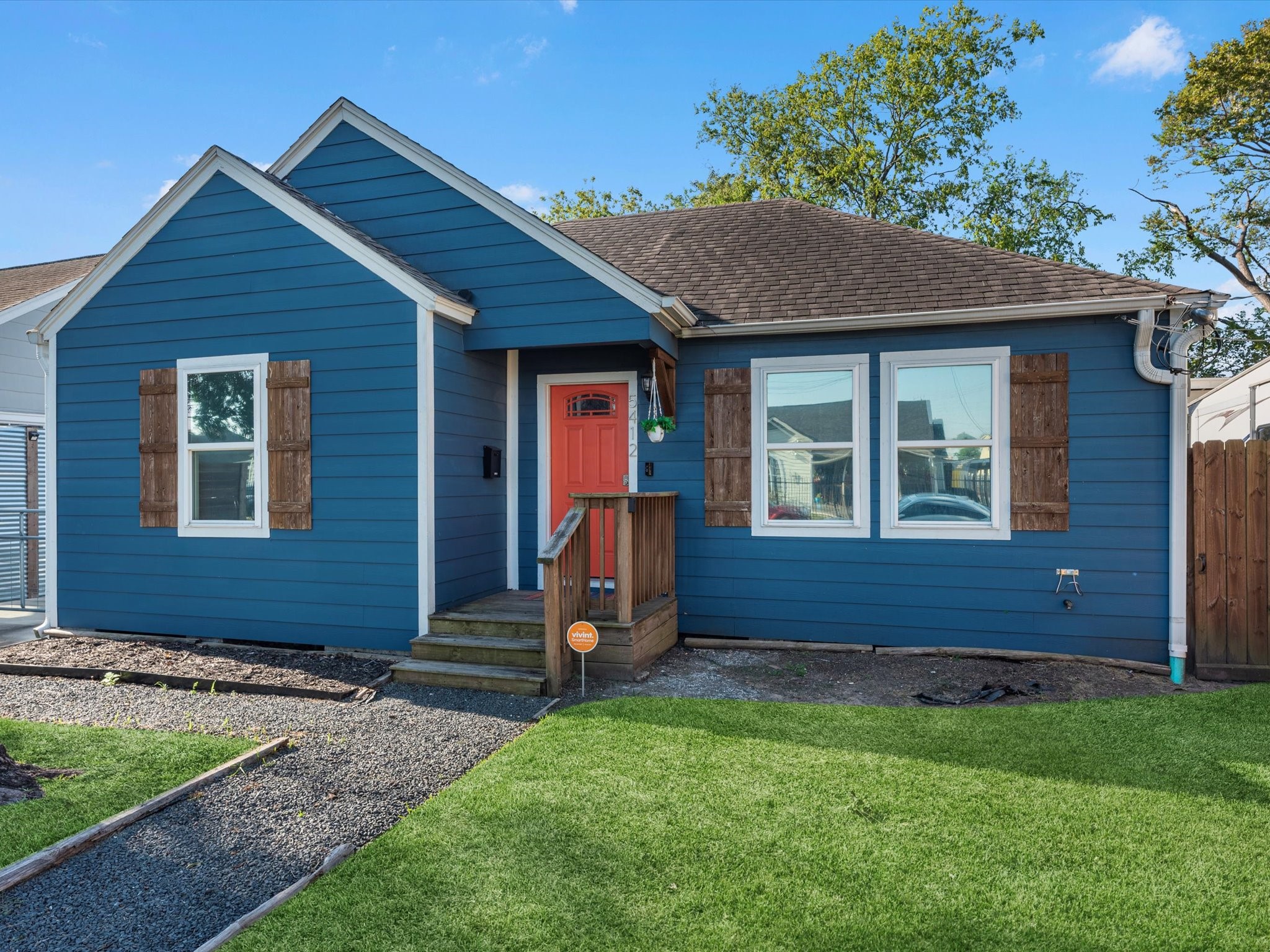 5412 Leeland Street Property Photo 2