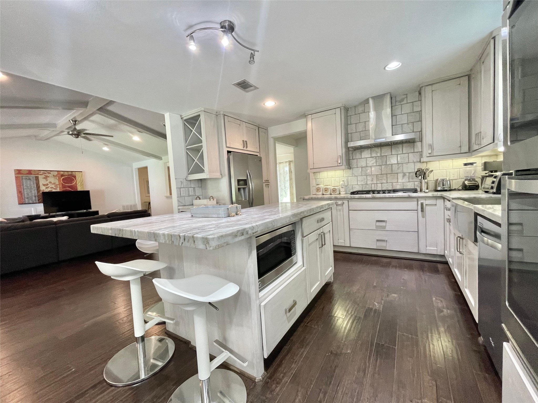 5638 Grape Street Property Photo 1