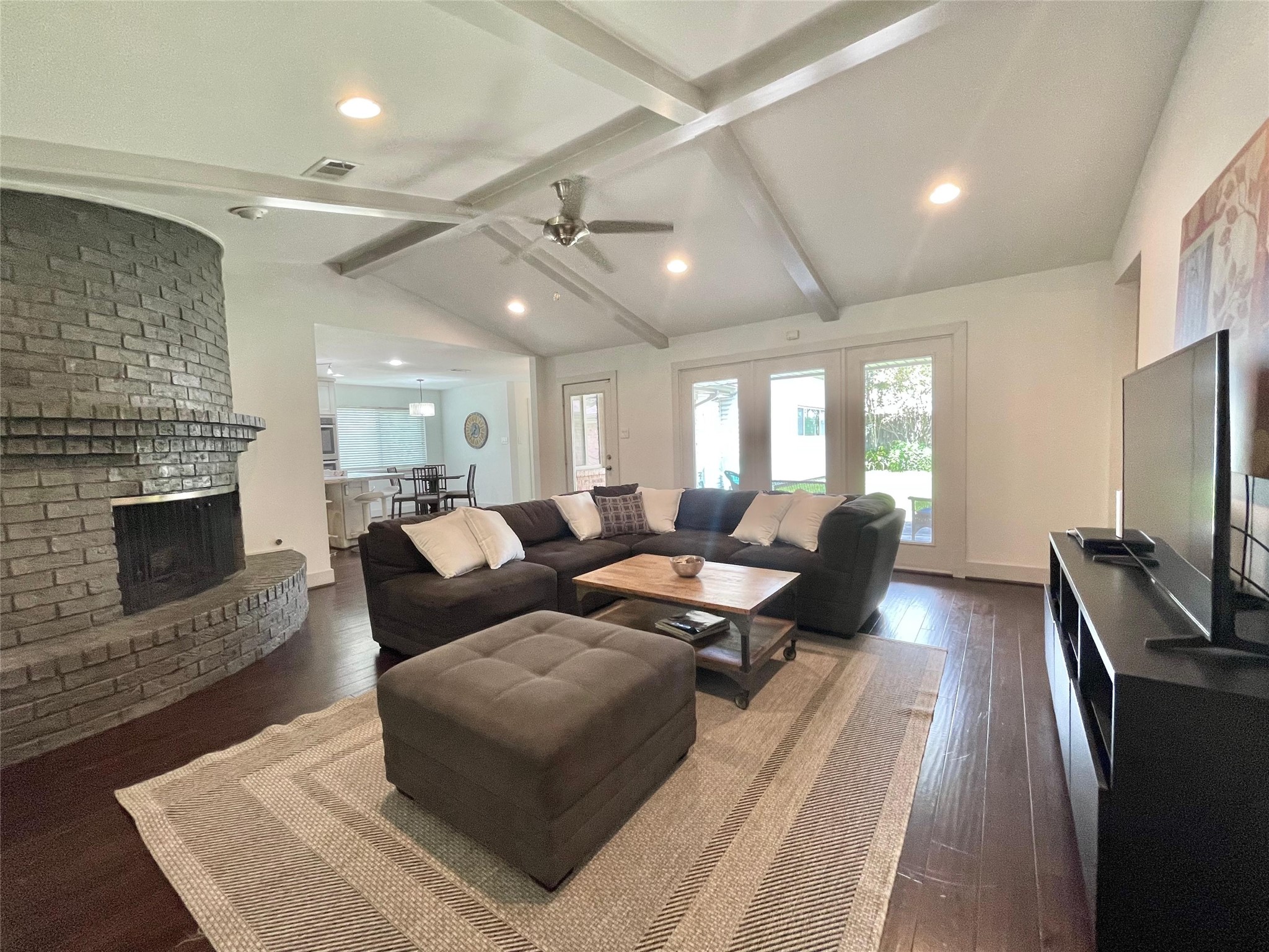 5638 Grape Street Property Photo 5