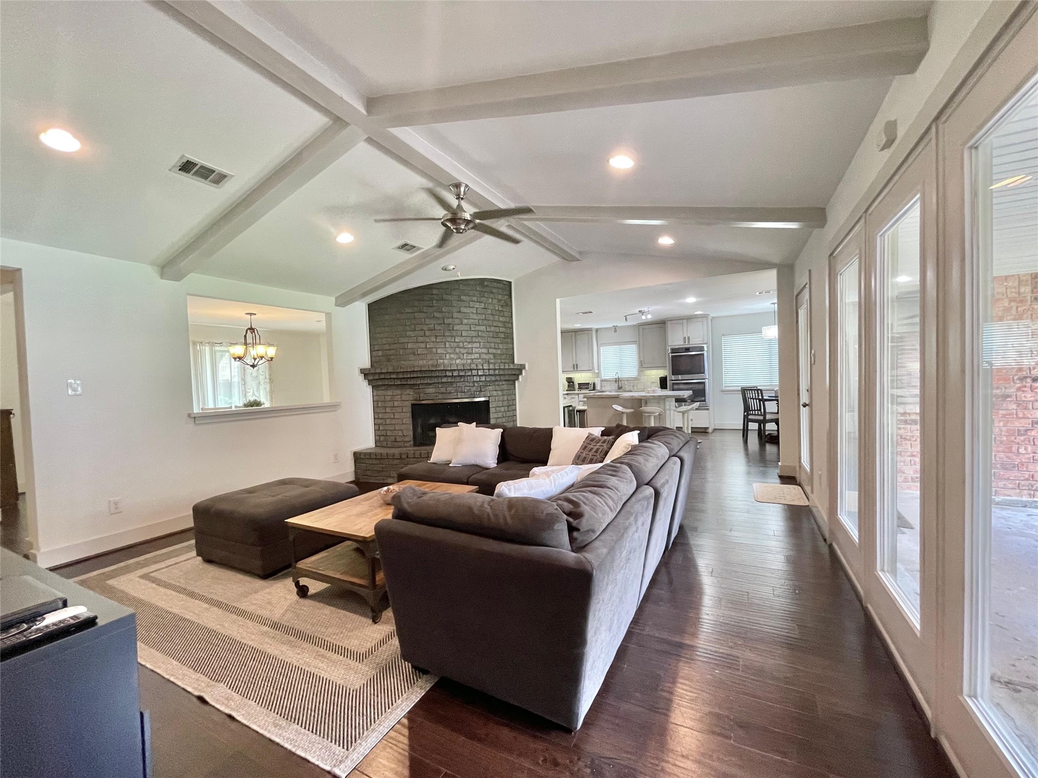 5638 Grape Street Property Photo 6