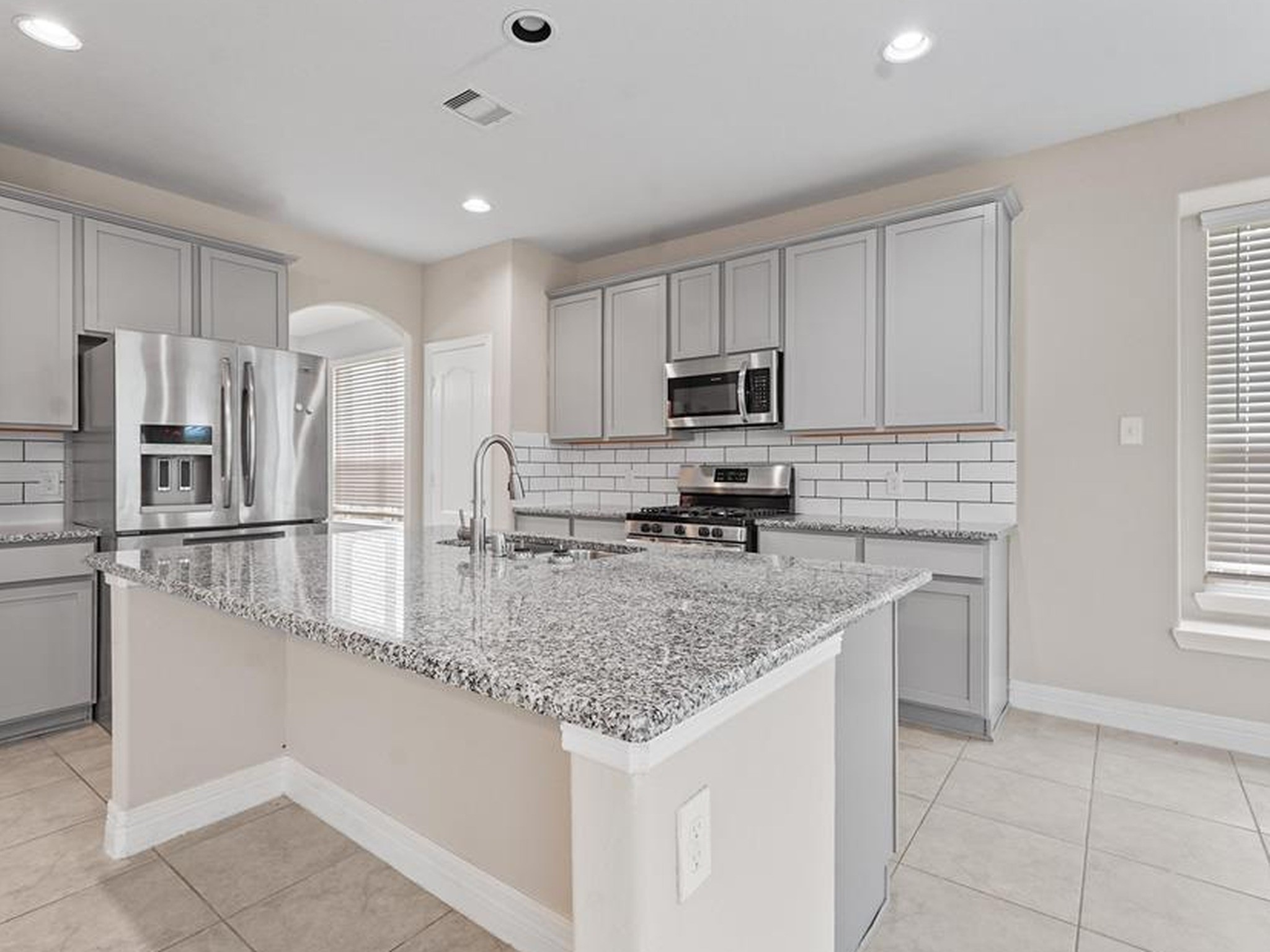 10052 Gold Finch Run Property Photo 6