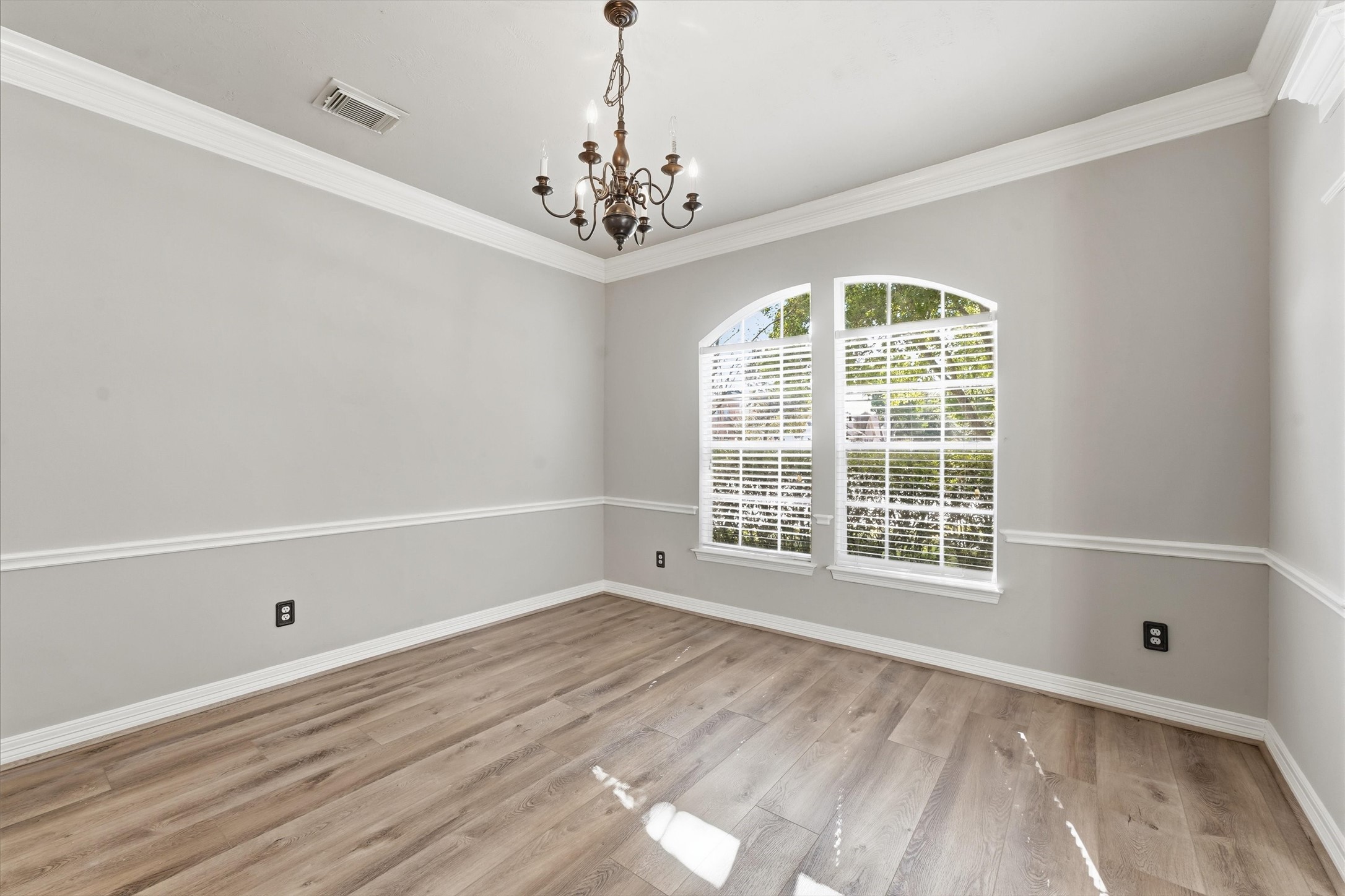 2443 Riverway Oak Drive Property Photo 9