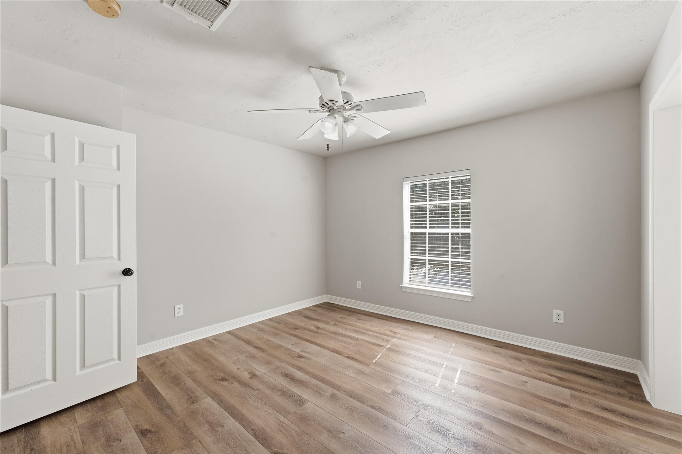 2443 Riverway Oak Drive Property Photo 34