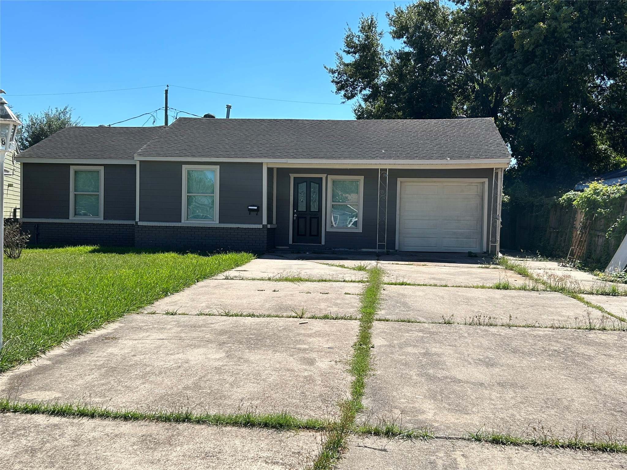 1108 Redbud Circle Property Photo 1