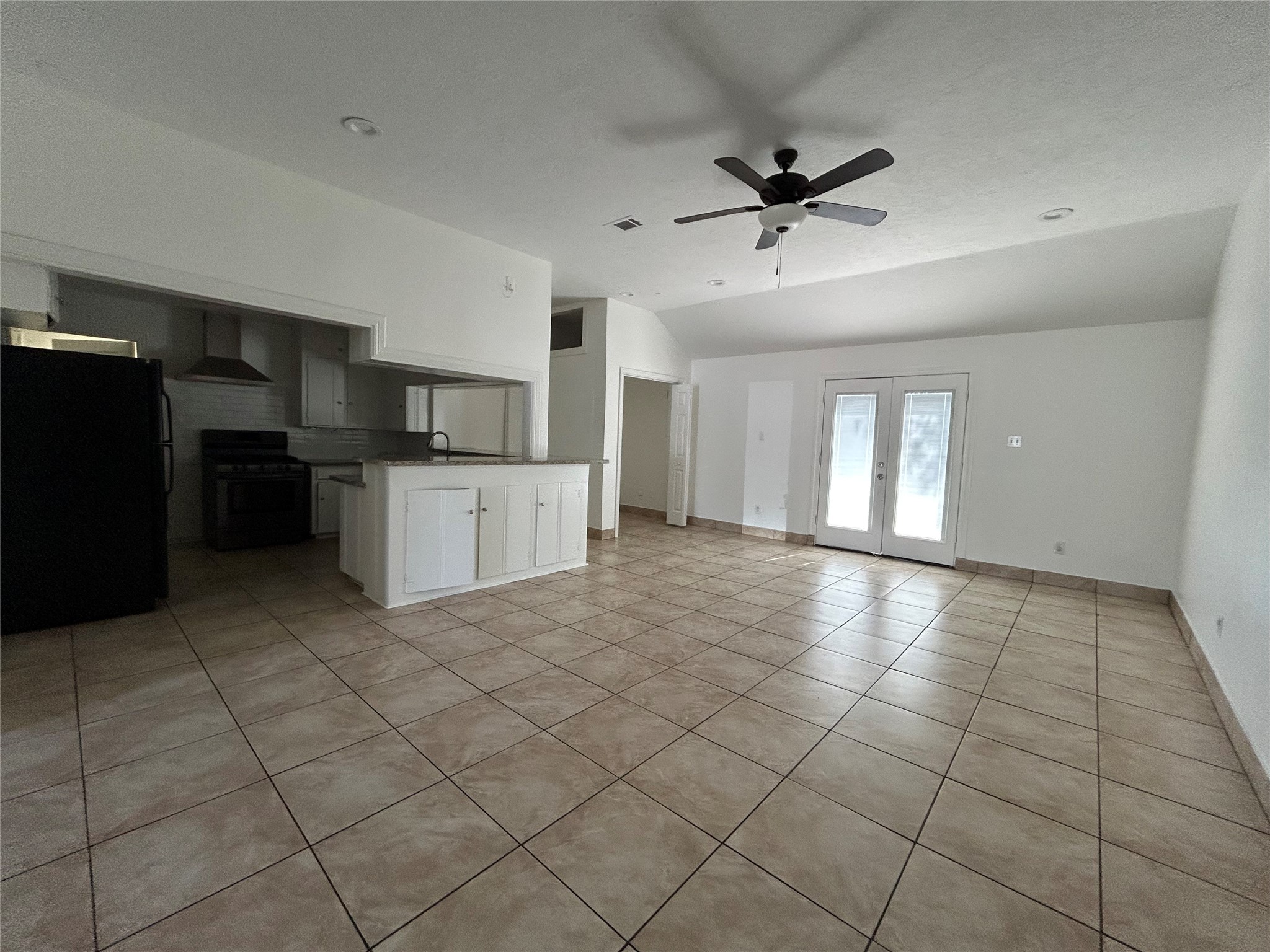 1108 Redbud Circle Property Photo 3