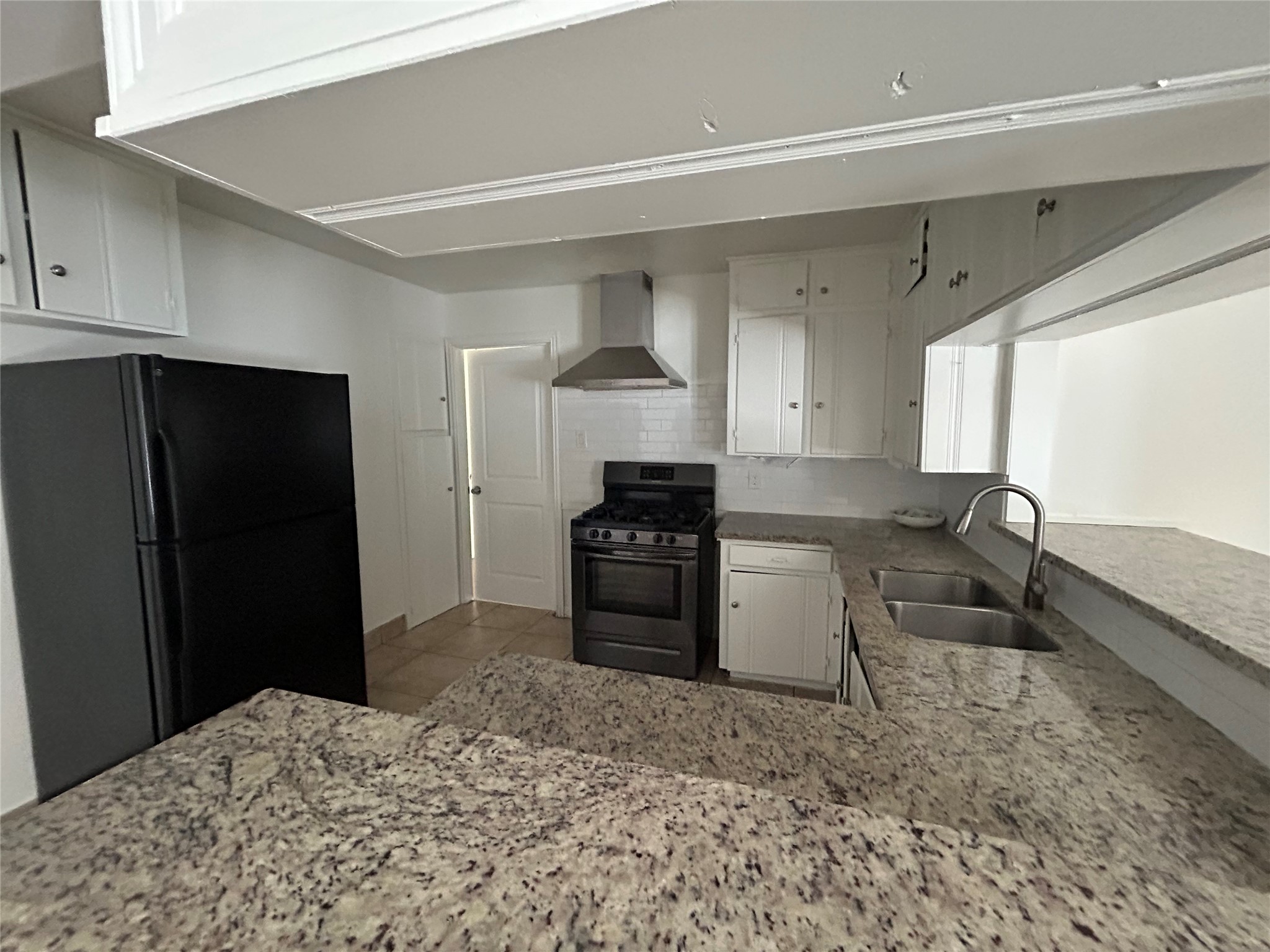 1108 Redbud Circle Property Photo 4