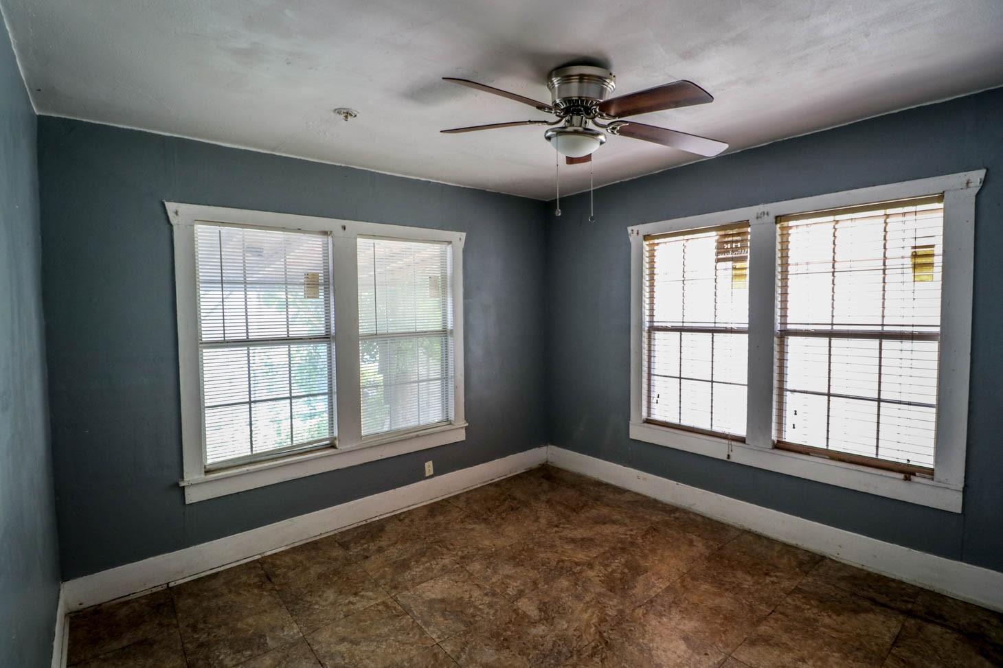 9243 E Avenue O, Houston Tx 77012 Property Photo 4