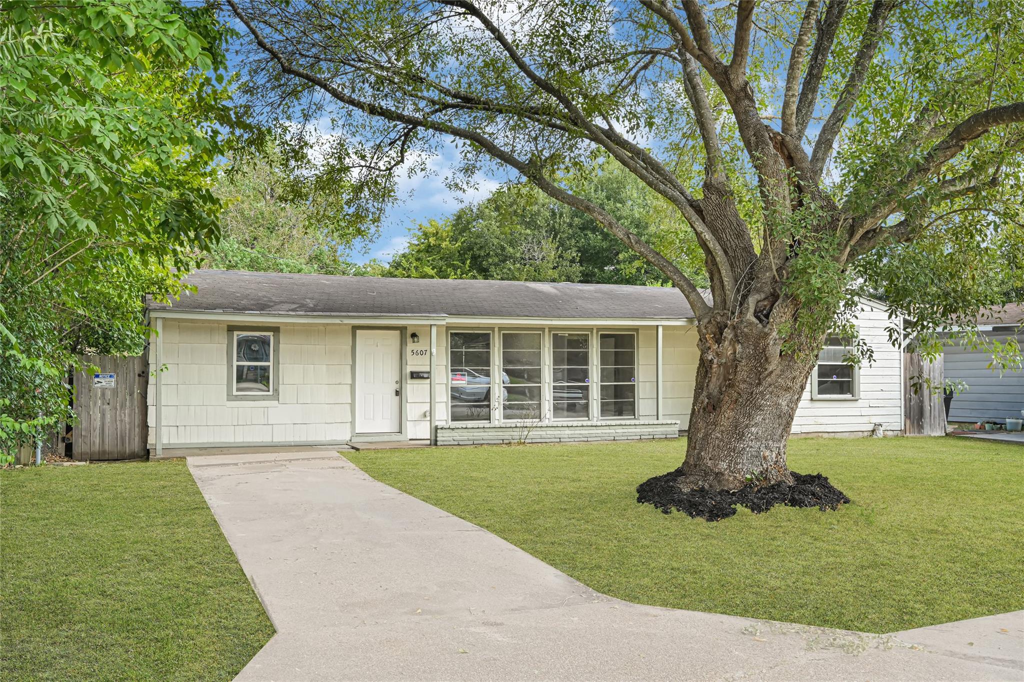 5607 Northridge Drive, Houston Tx 77033 Property Photo 1