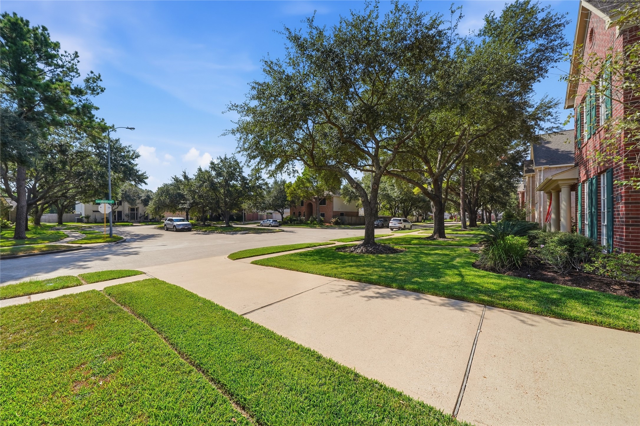 8323 Gentlewood Court Property Photo 6
