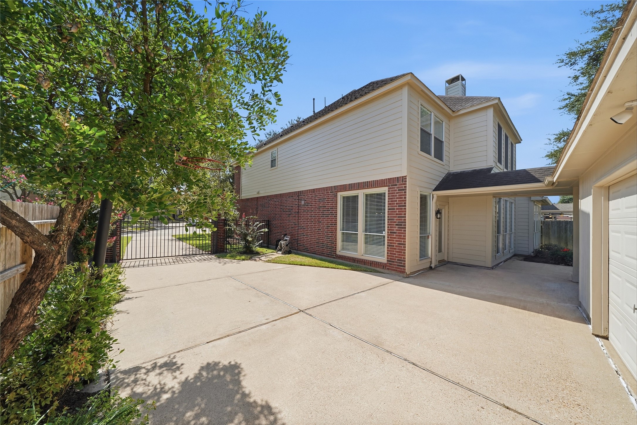 8323 Gentlewood Court Property Photo 33