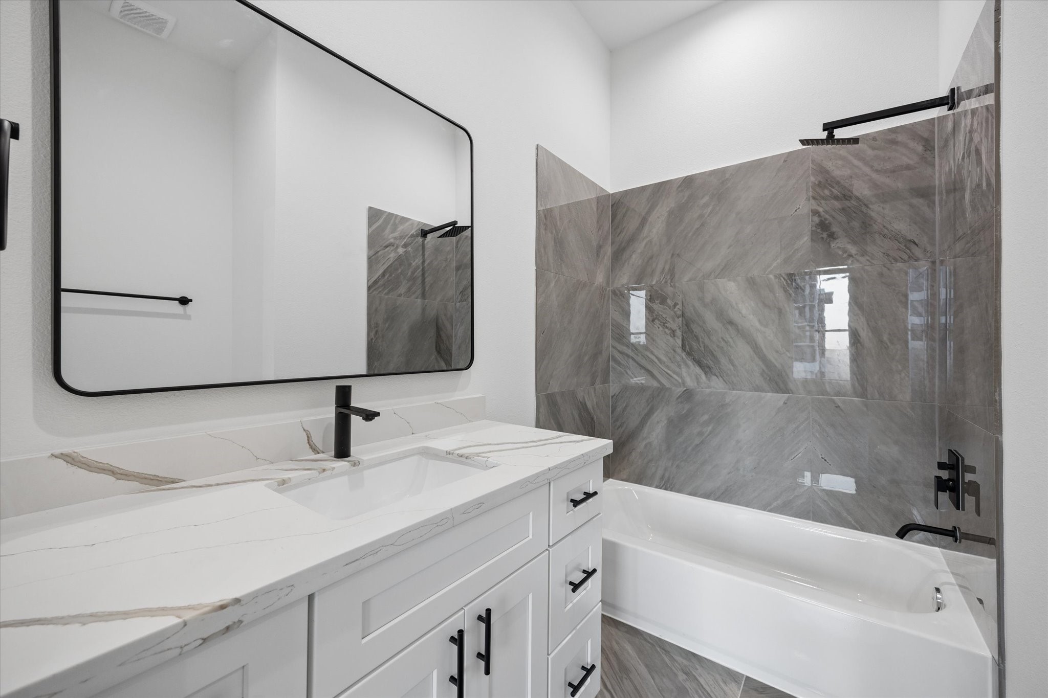 1179 W 19th Street Property Photo 42