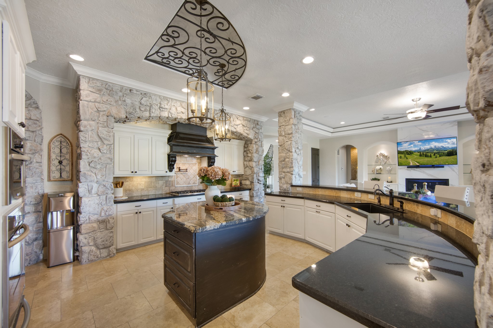 17108 Lakeway Park Property Photo 13